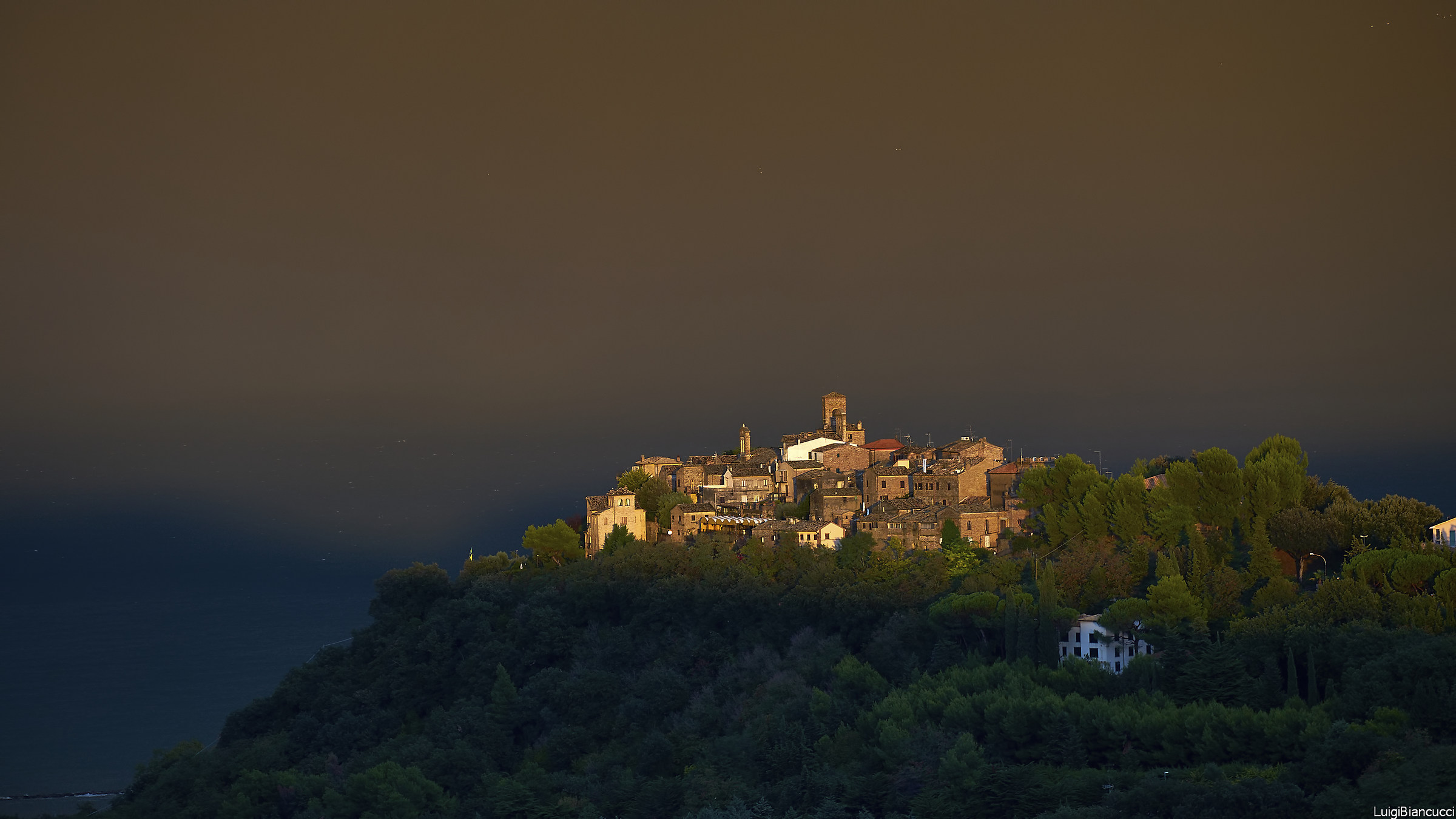 Palme Tower and the last ray