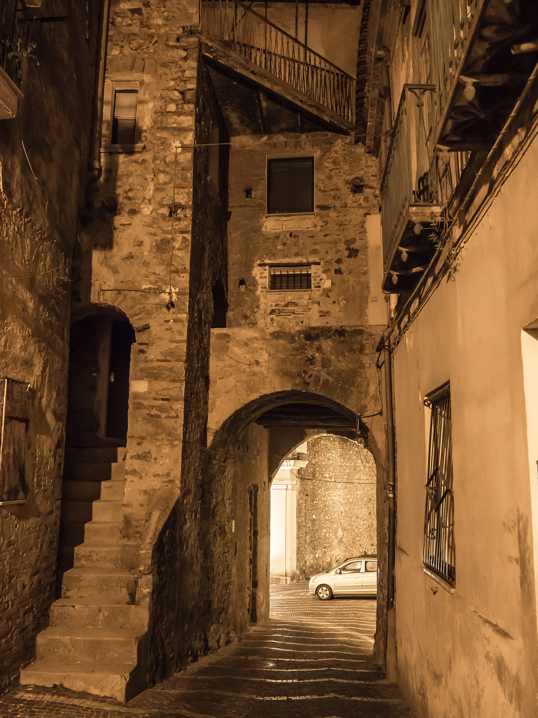 Nei vicoli di Vibonati