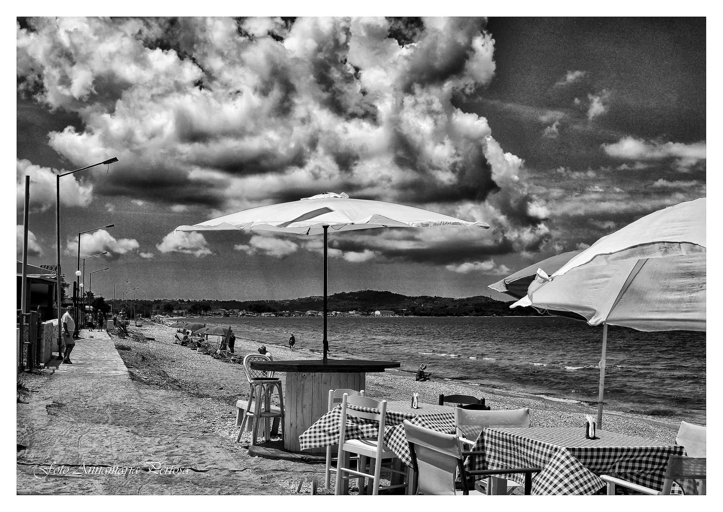 Acharavi returns to the autumn desert