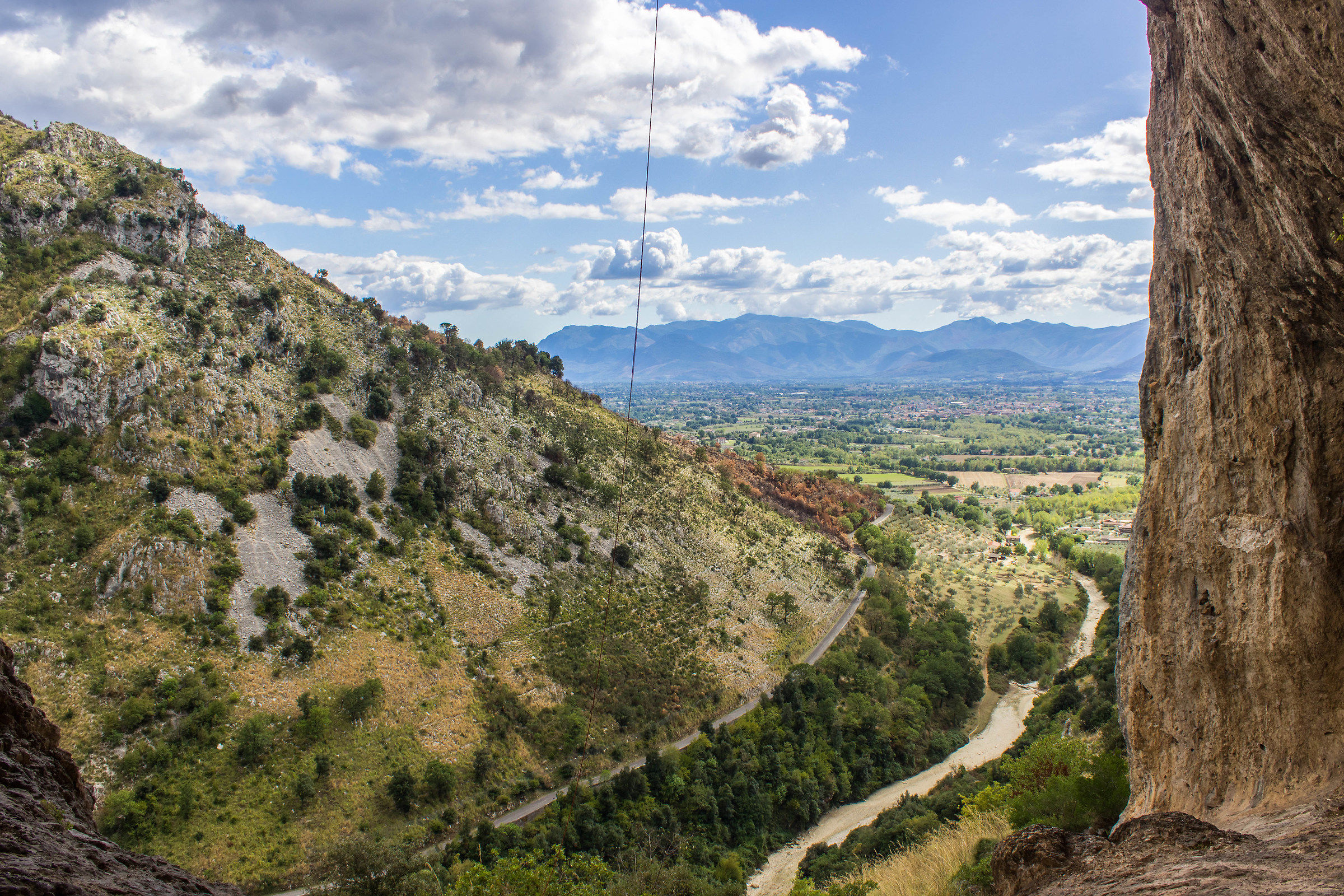 Gole del Melfa panorama dalla grotta