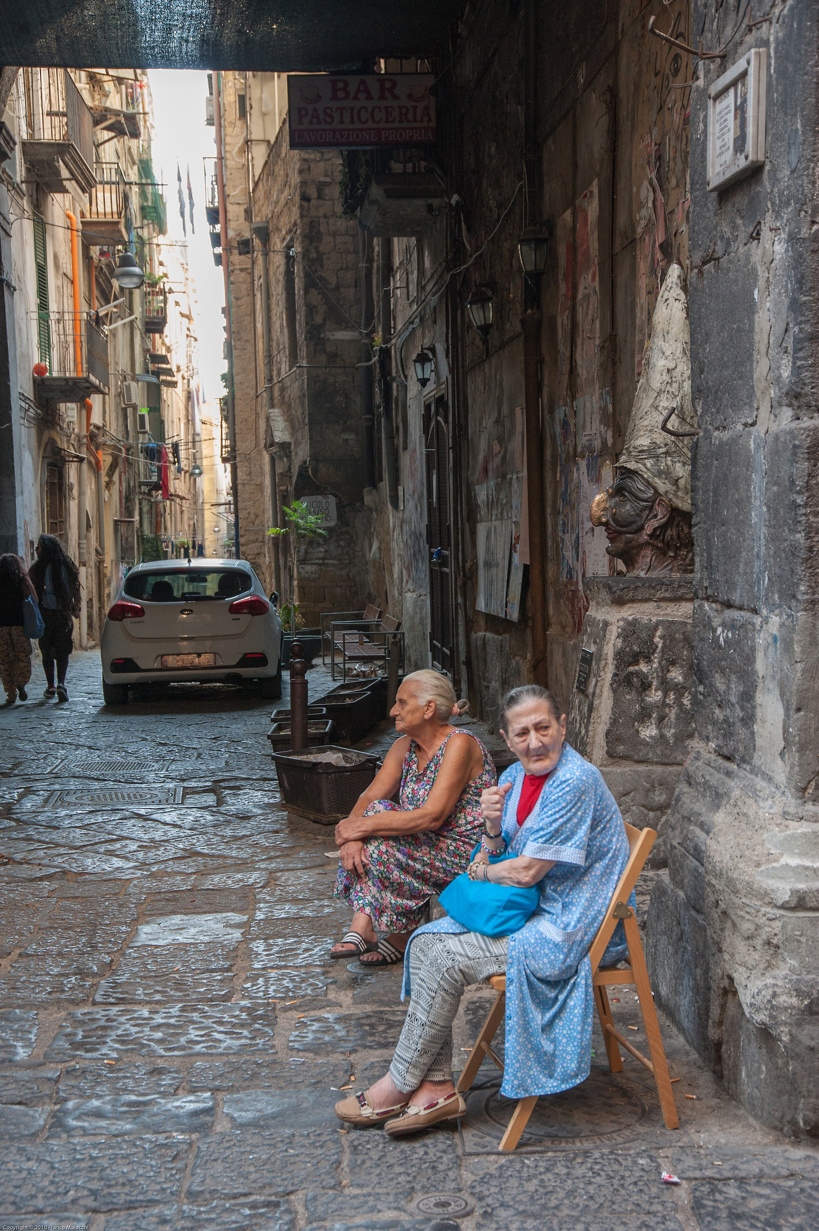 ...due chiacchere...