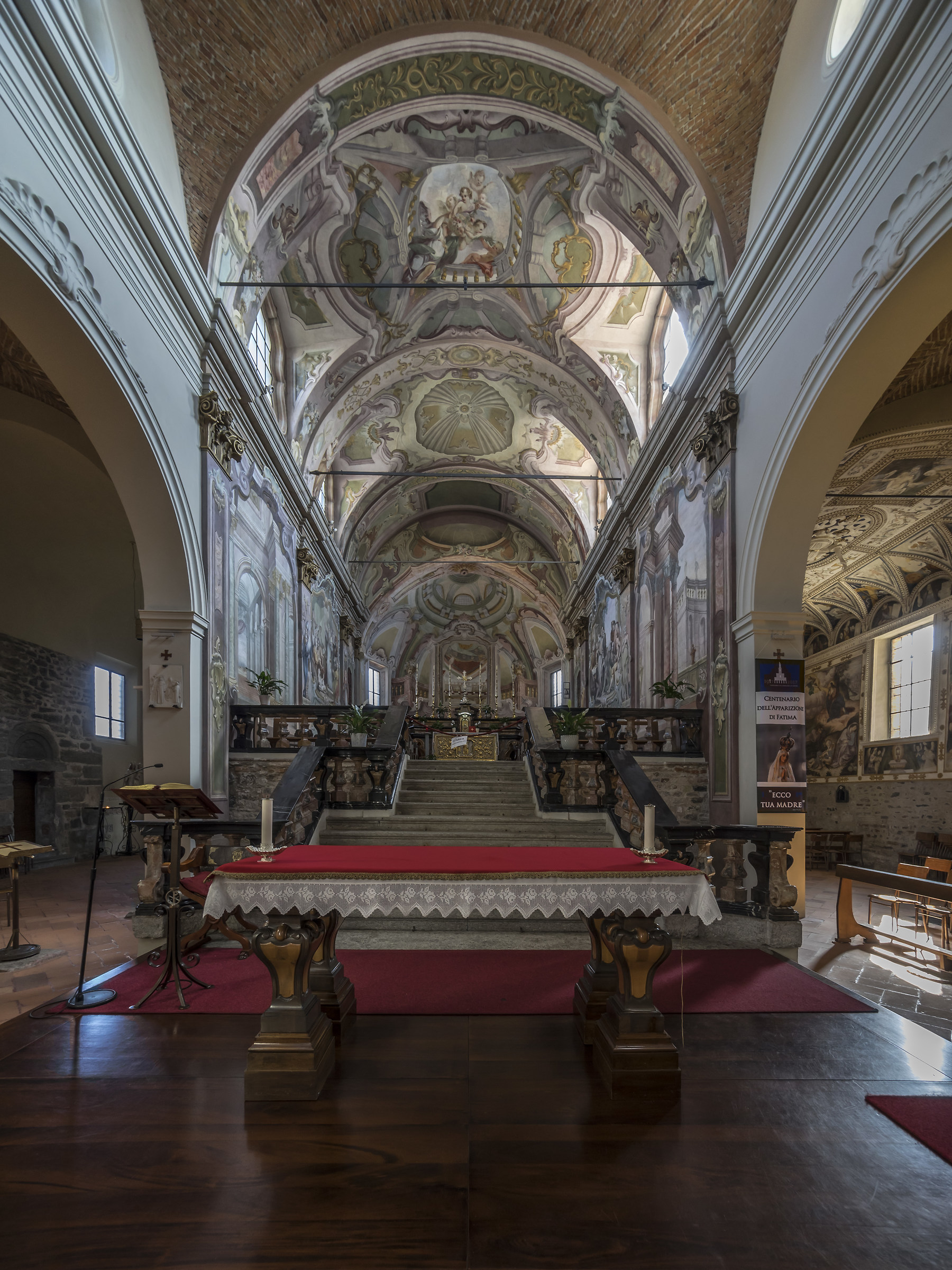 Sesto Calende - Chiesa di San Donato - Presbiterio - 2