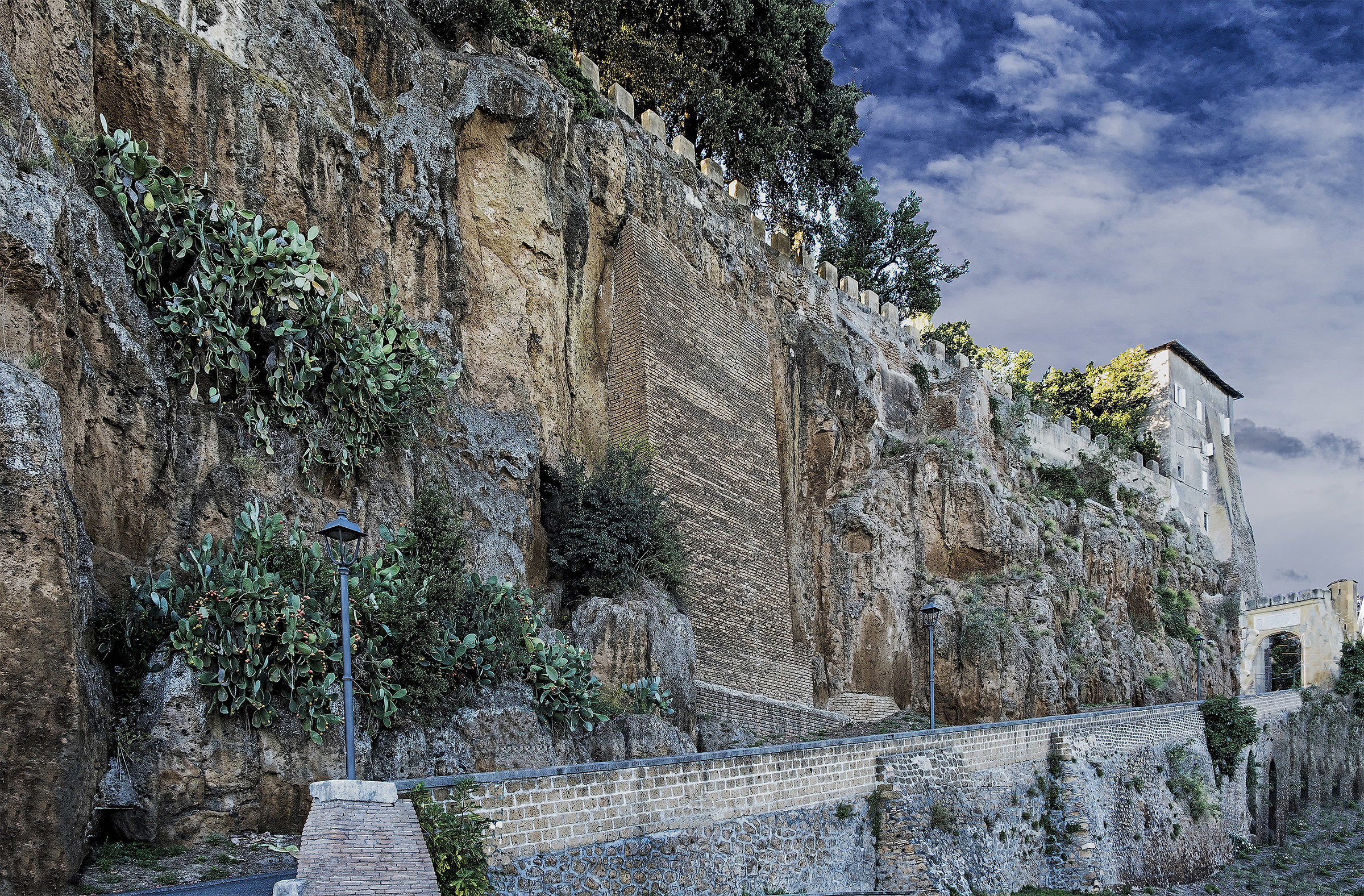 Mura del borgo di Ceri (Cerveteri)