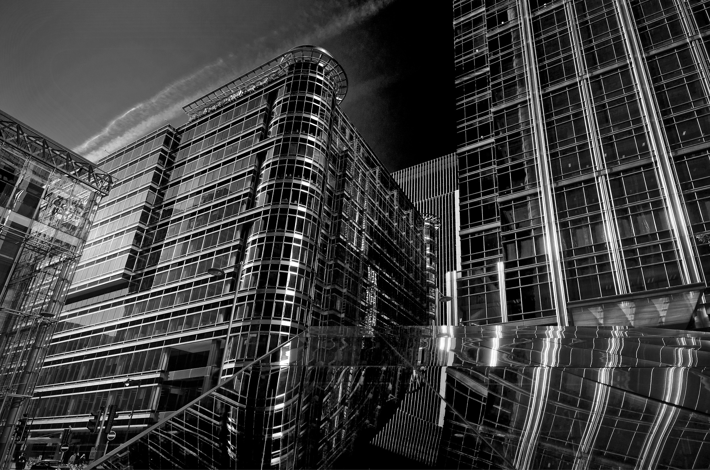 Vetro scintillante e acciaio