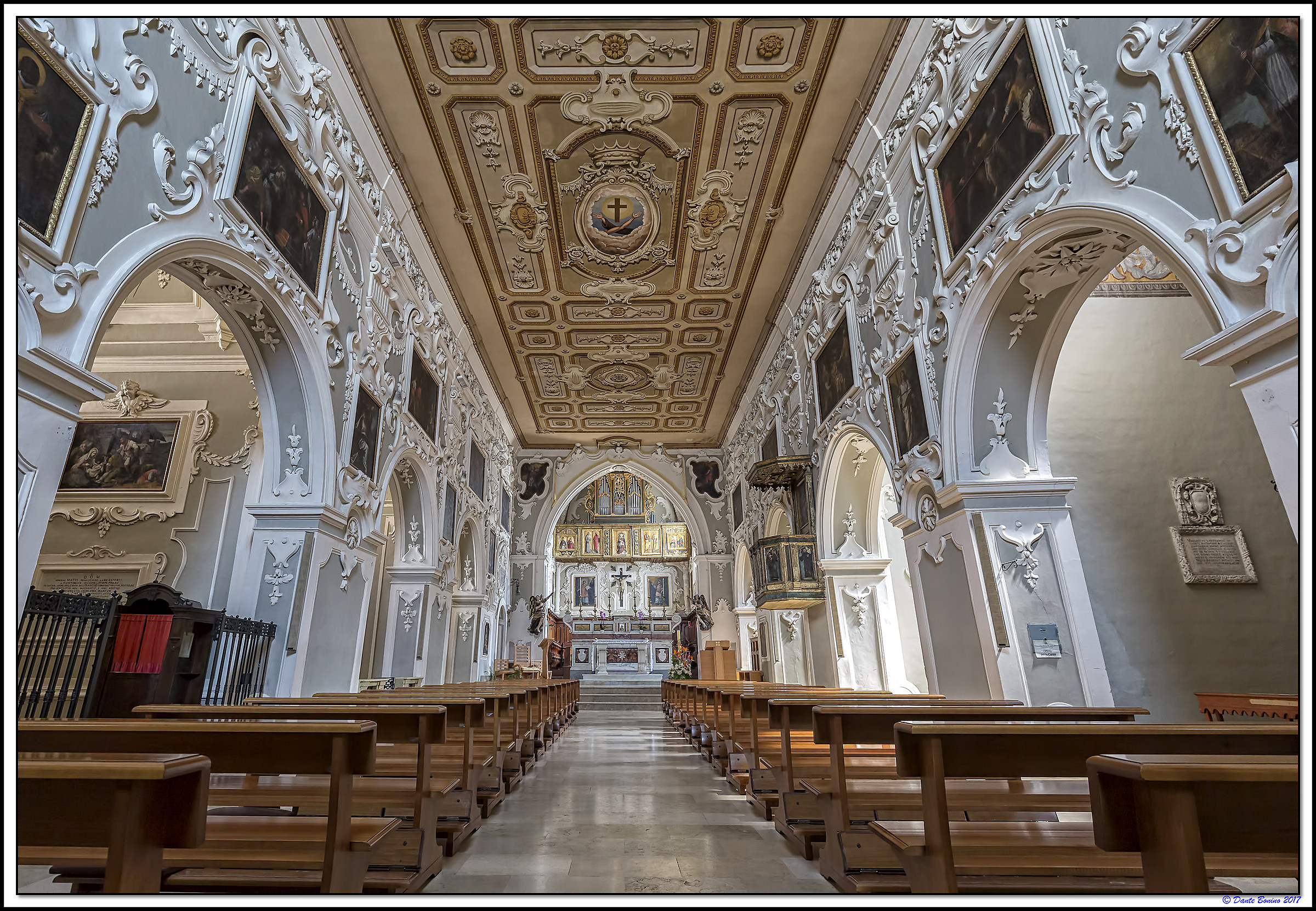 Interno Chiesa di San Francesco d'Assisi, Matera