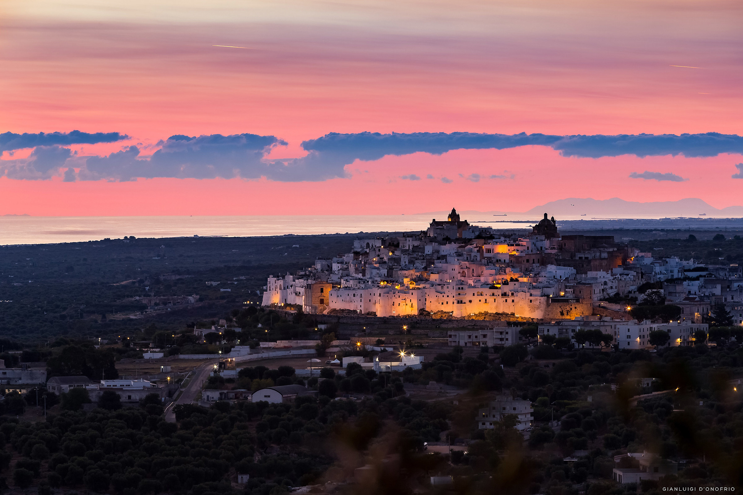 Stay at the pink dawn lights