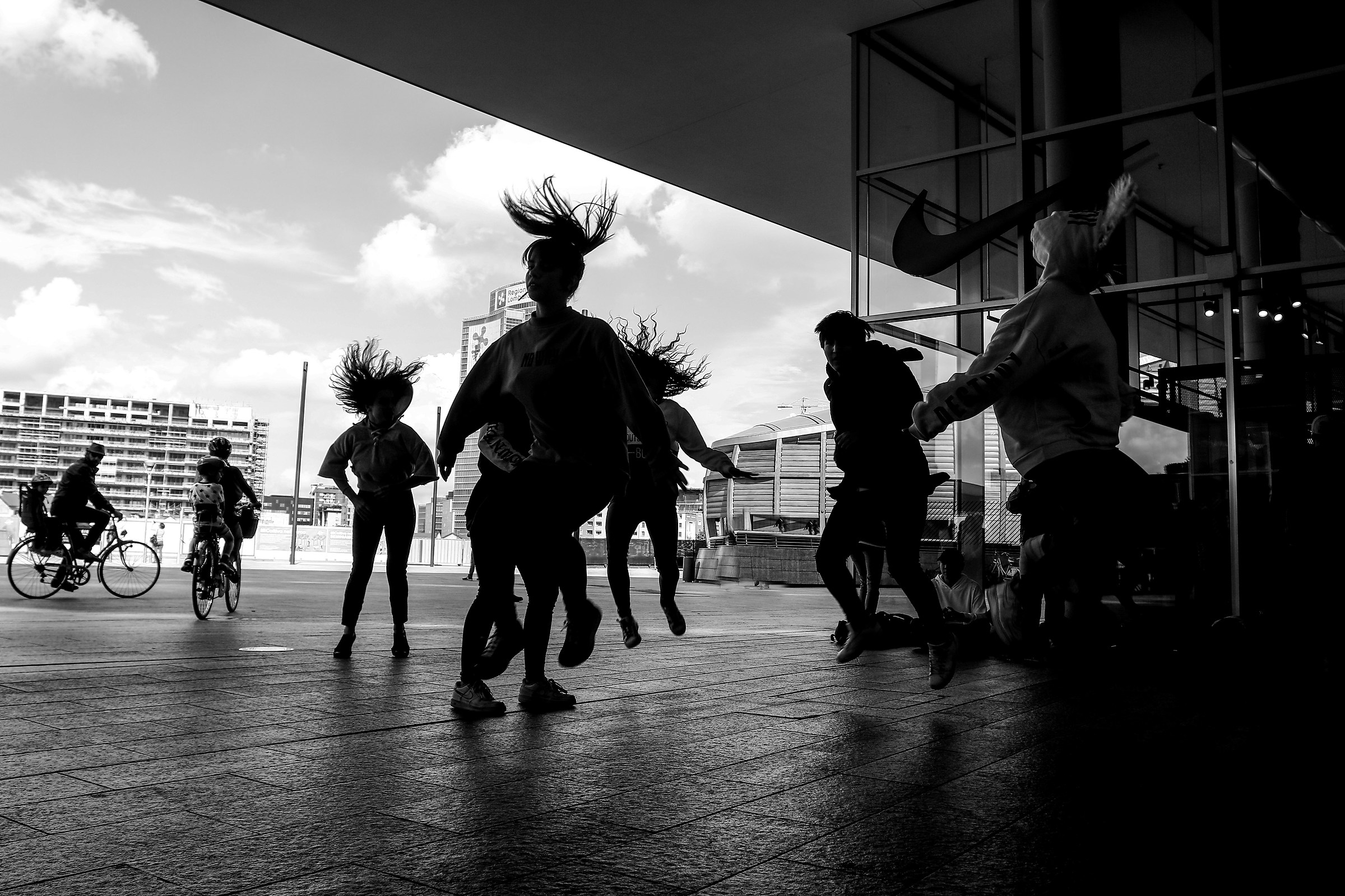 Let's dance on the ... World!