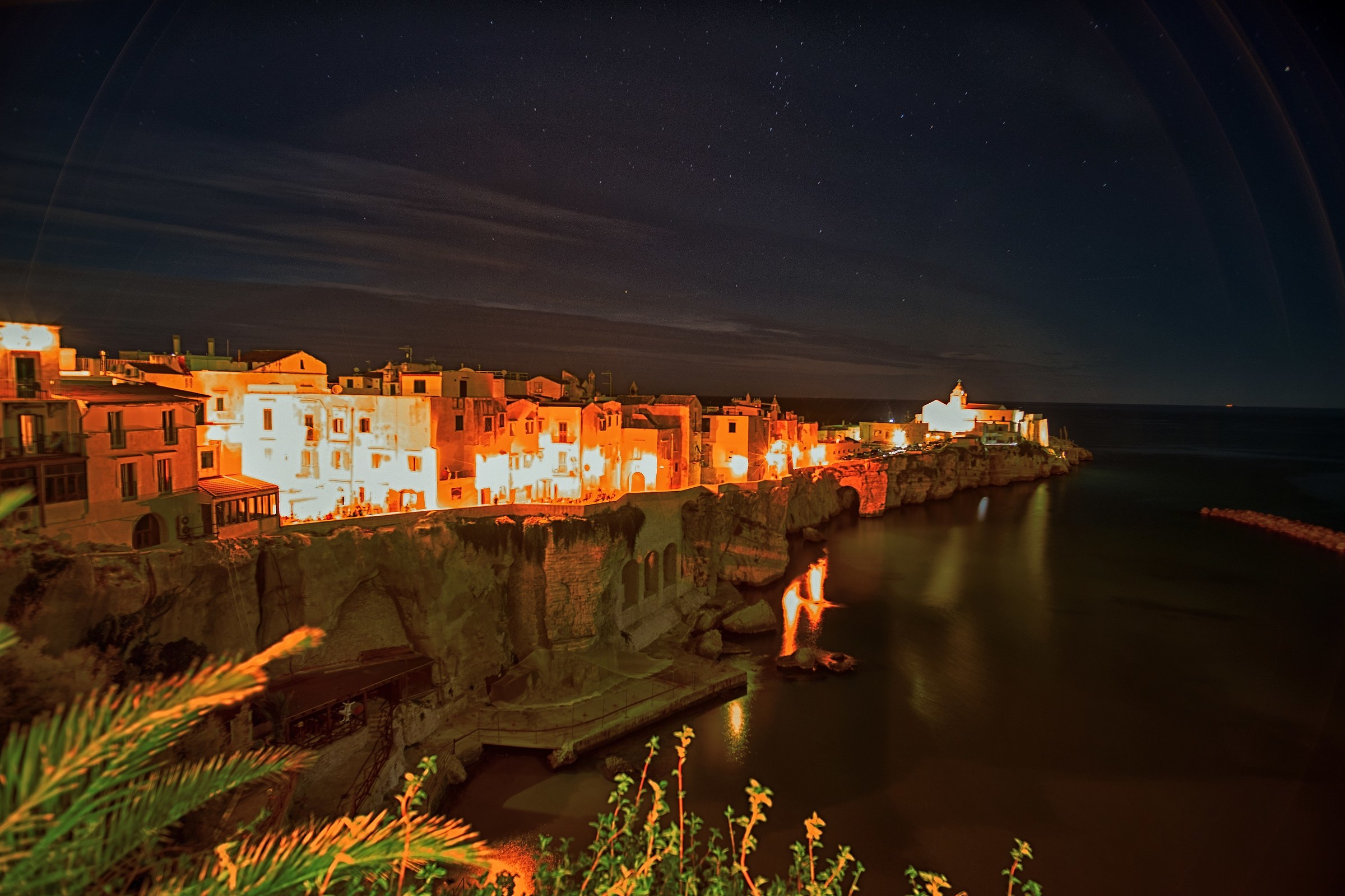 Vieste di notte