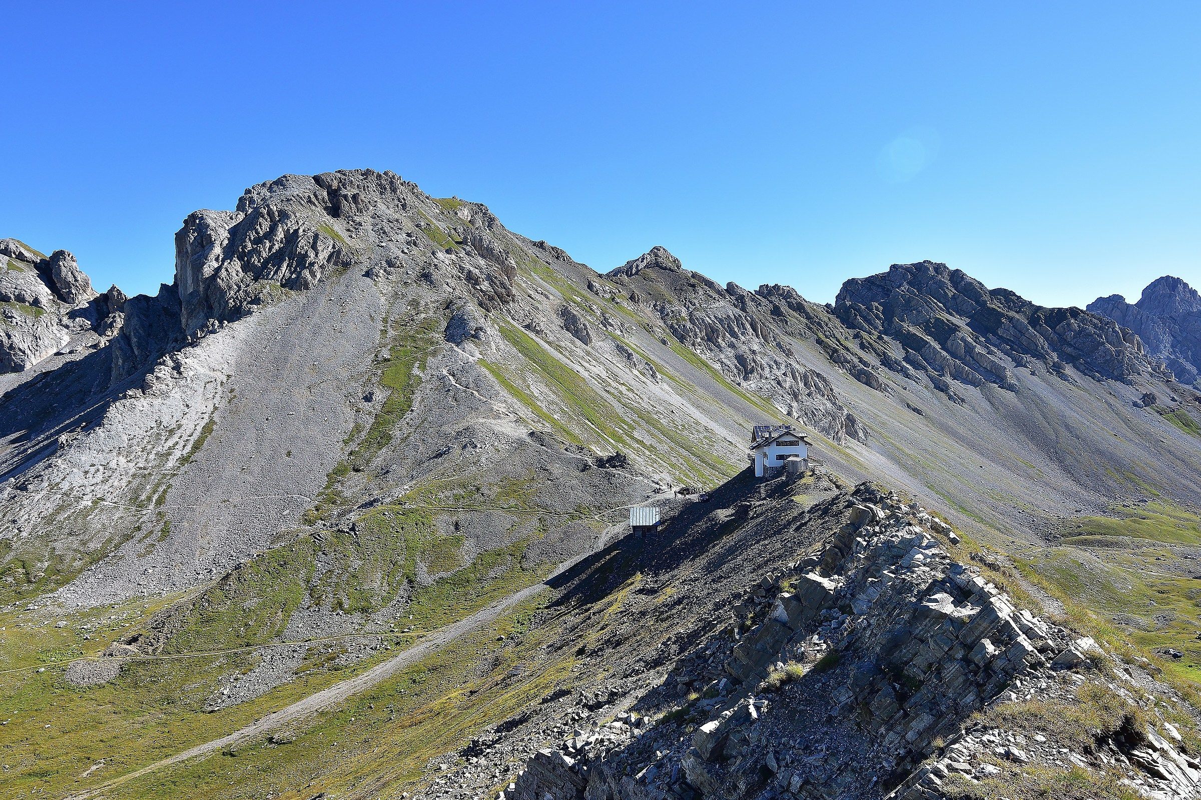 Rifugio Passo delle Selle 2.528 m. (foto 2 di 2)