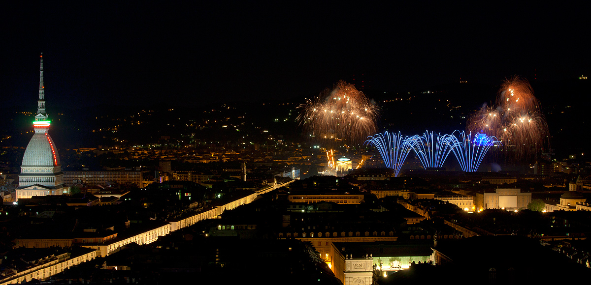 Fuochi di San Giovanni 2011 dalla Torre Littoria