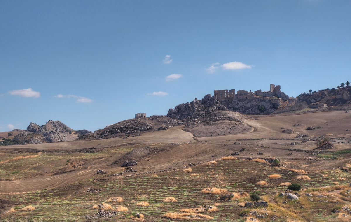 Resti del Castello Barresi Pietraperzia (en)