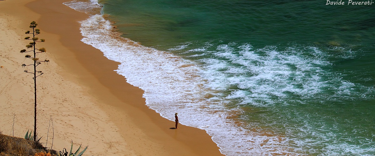 Algarve. Alone in front of the 'ocean!