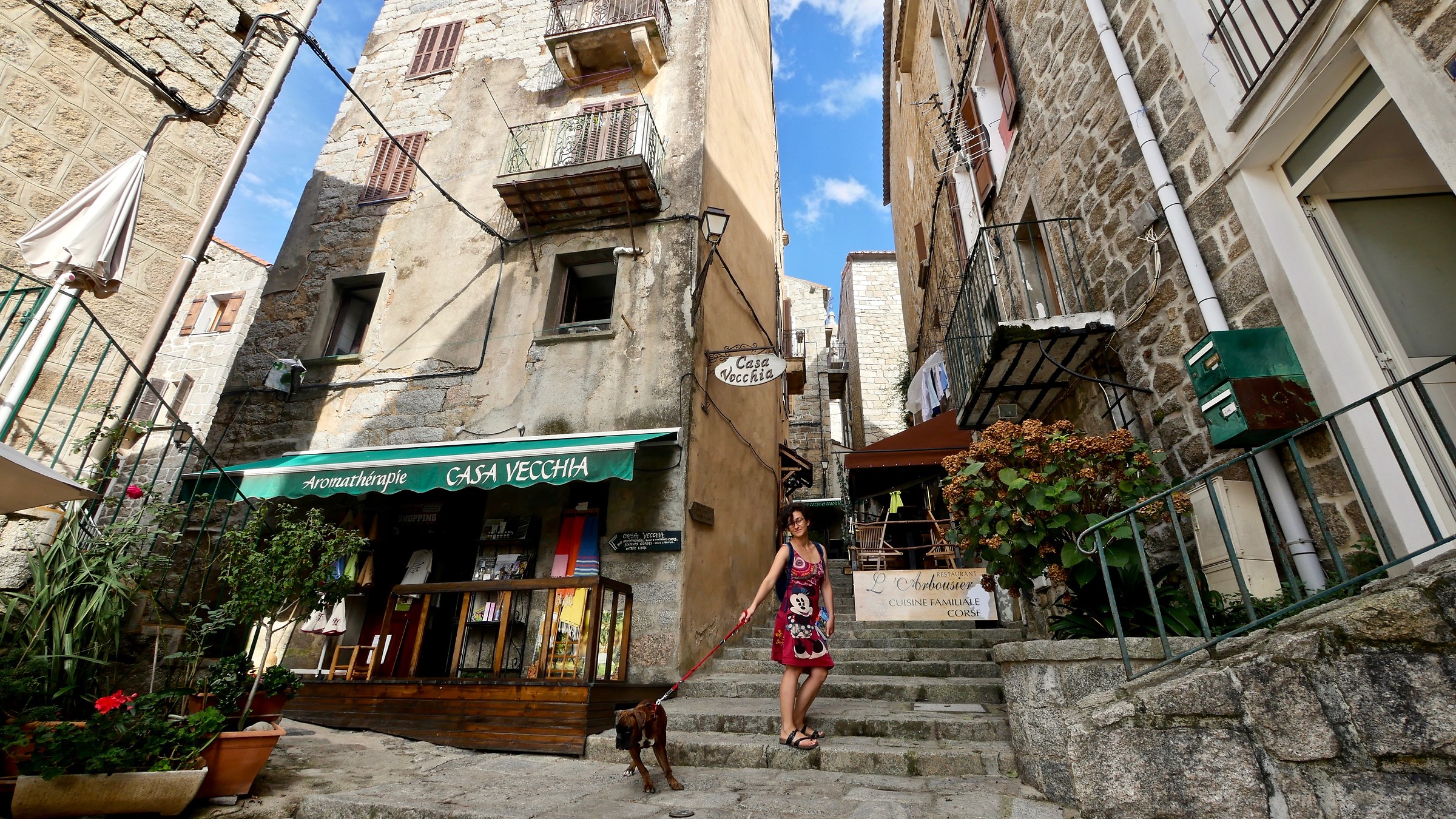 Sara, Lila e la Corsica