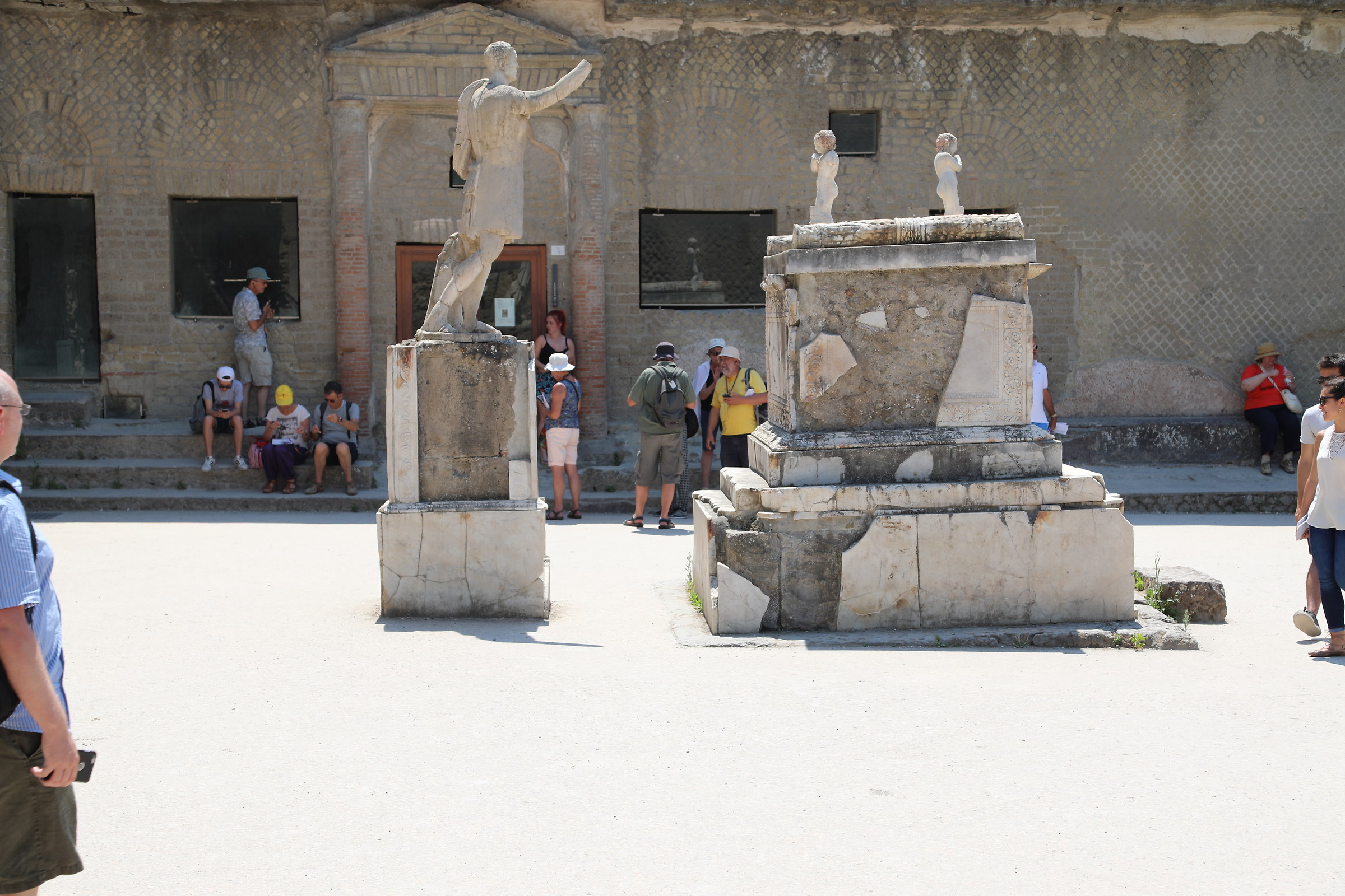 Herculaneum Excavations: Hole