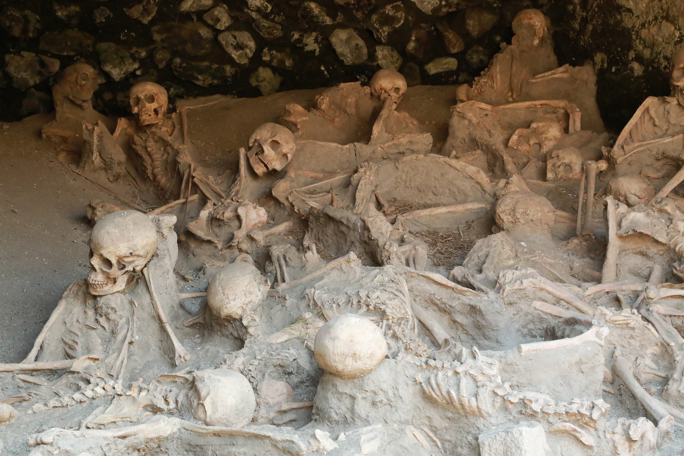Herculaneum Excavations Beach Ancient skeletons of fugitives