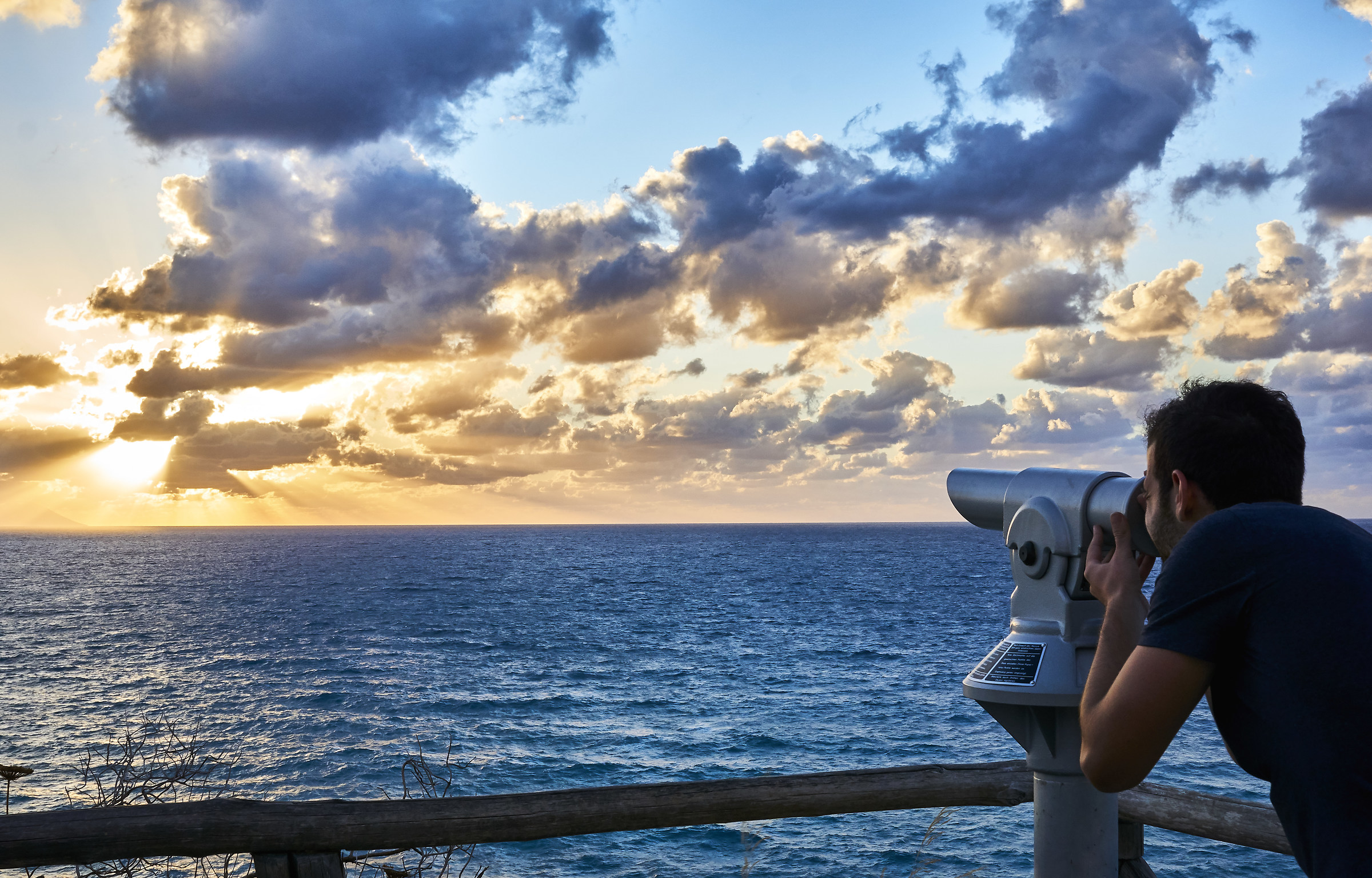 When a man sees the sea