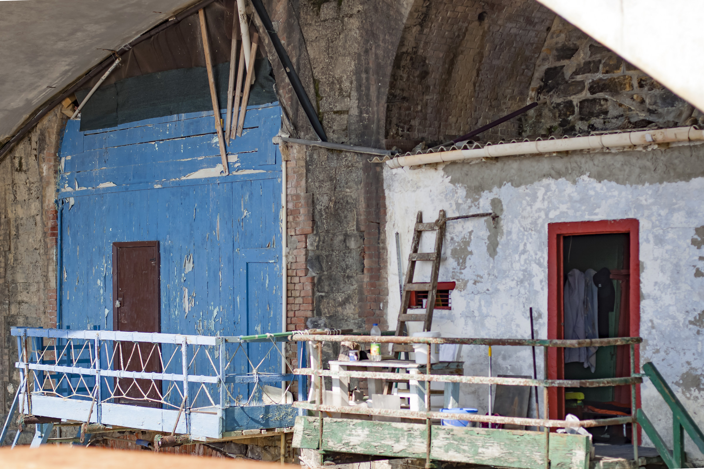 Studios under the bridge (nerves)