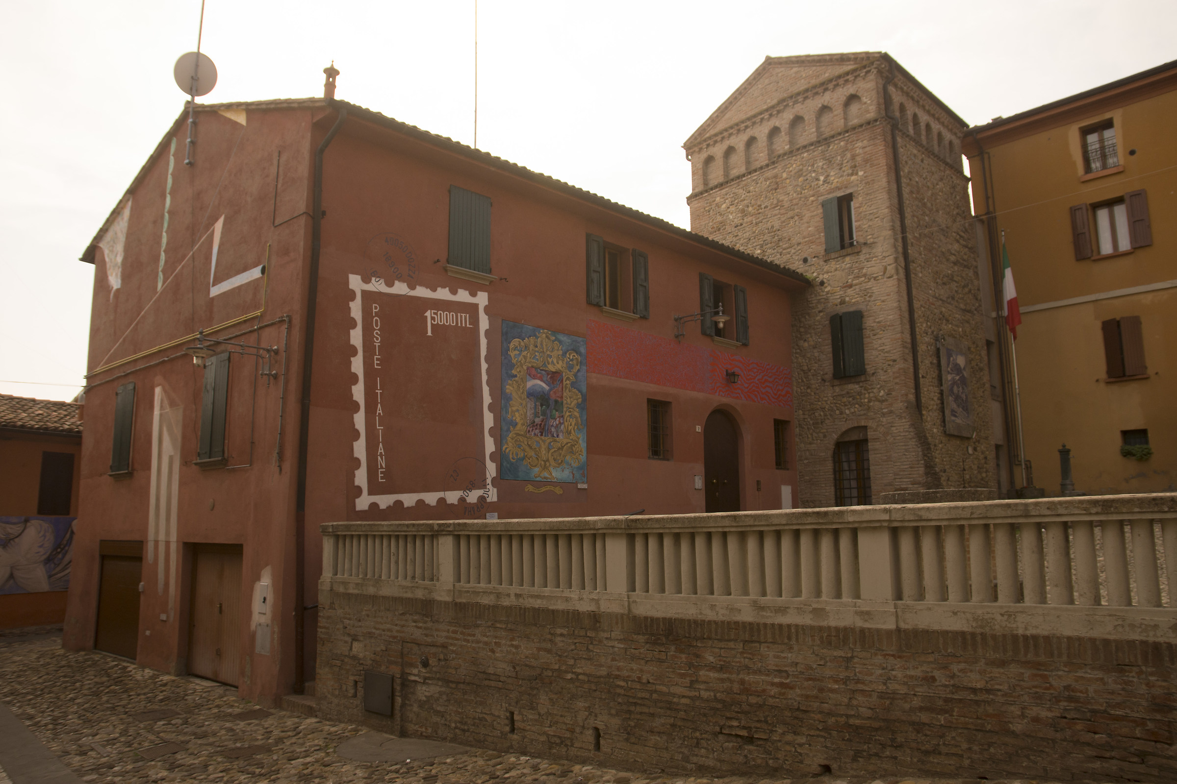 the murals of Piazza Dozza