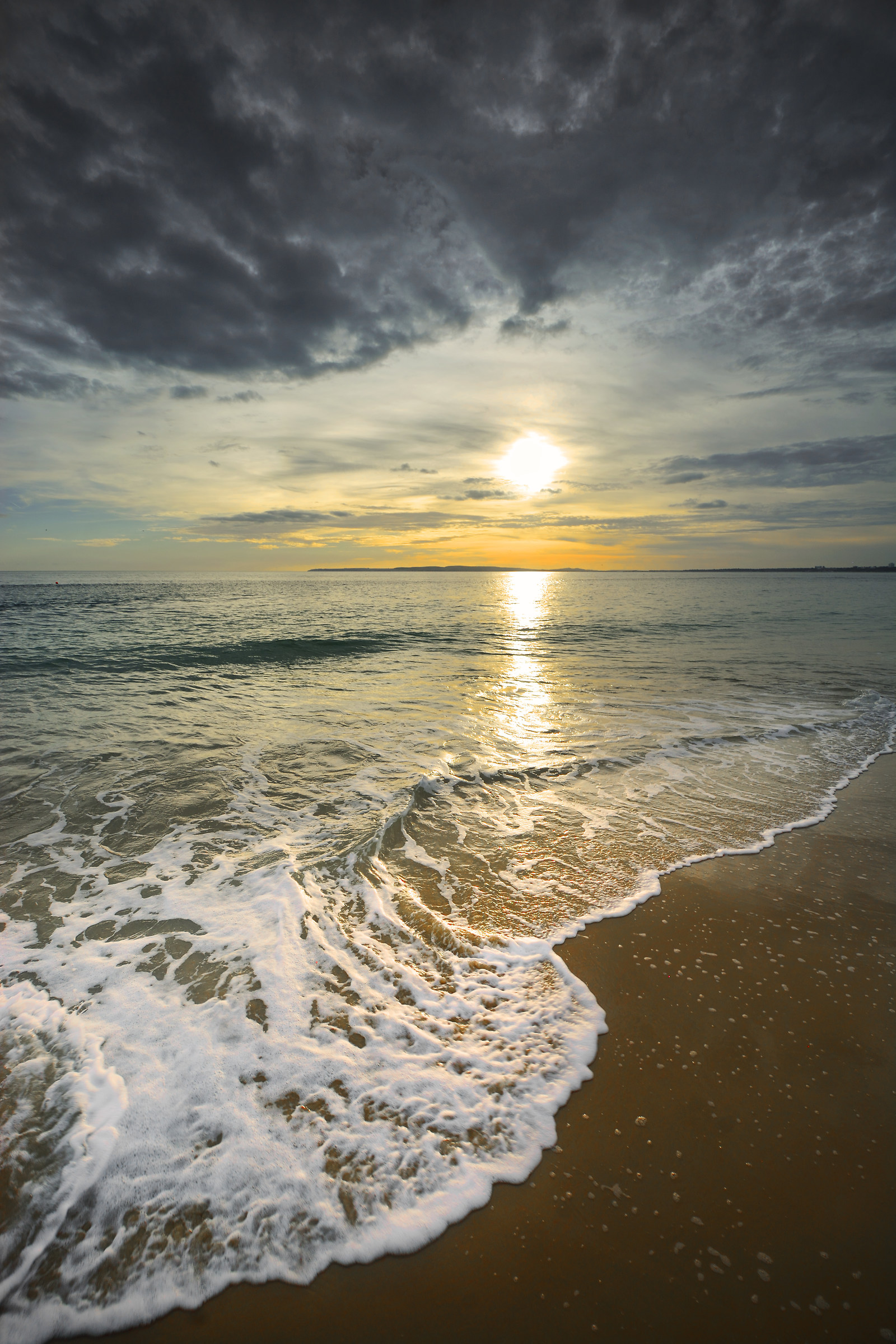 ... E, le onde continuano a continuare ....