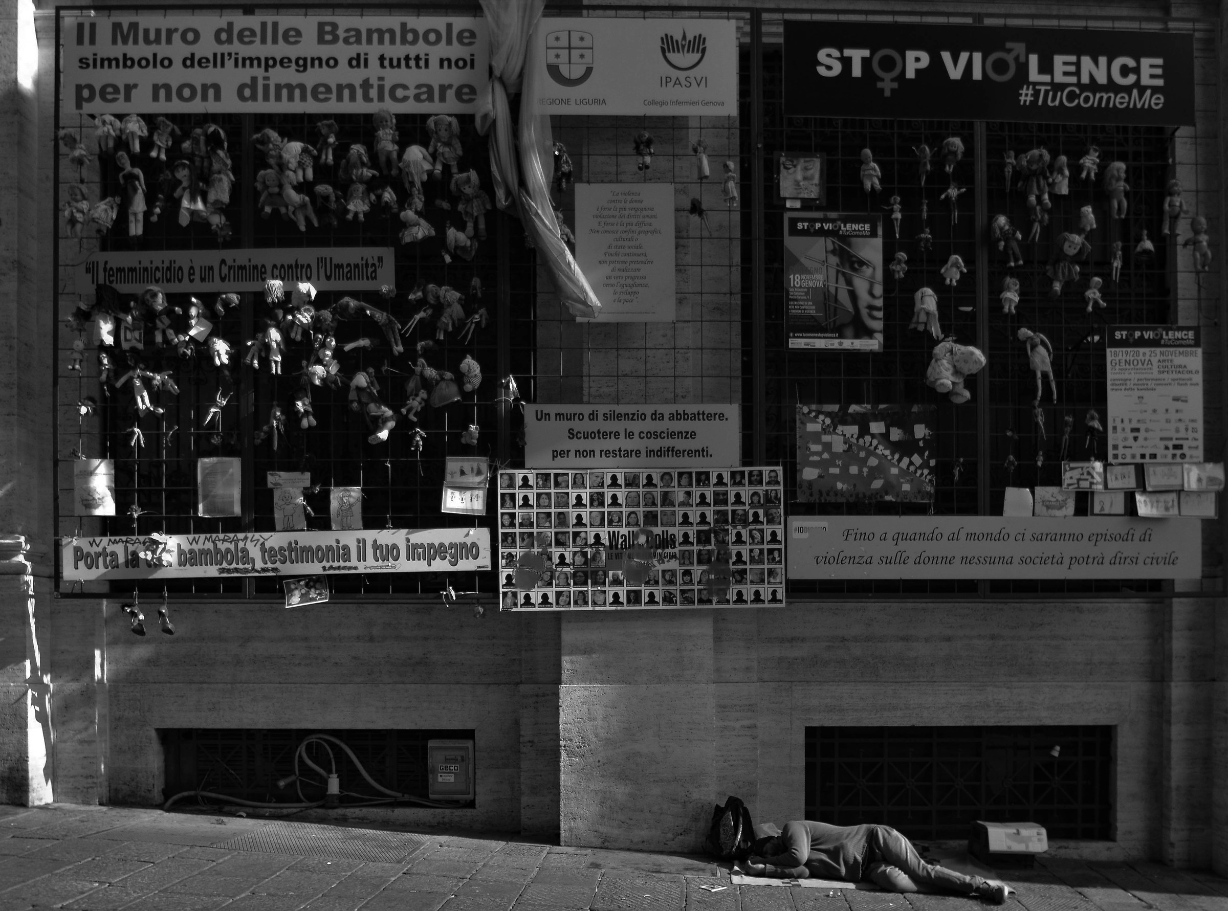 Muro delle bambole,pavimento del mendicante