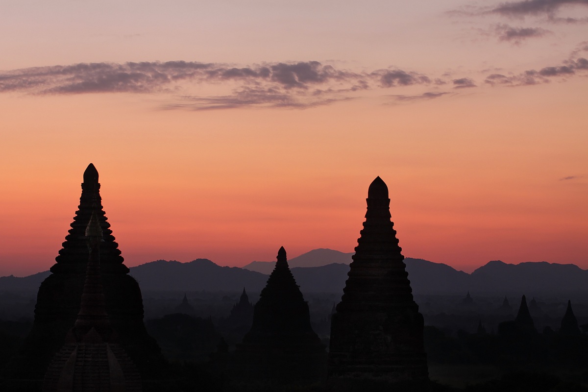 Alba sui Templi, Bagan, Birmania 2011