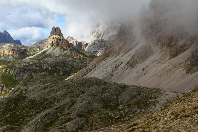rifugio locatelli dalla forcella delle tre cime