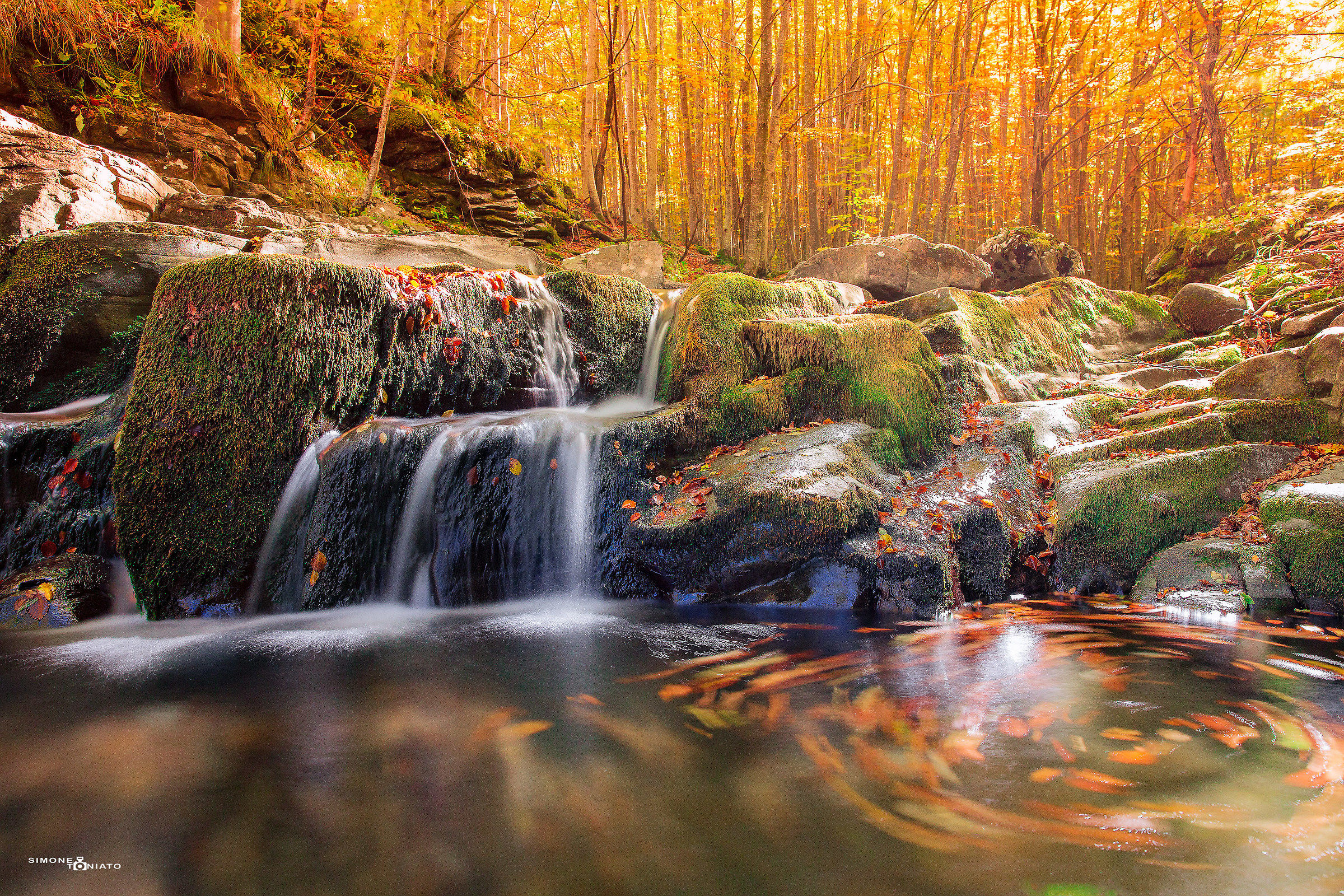 magic autumn in the Apennines