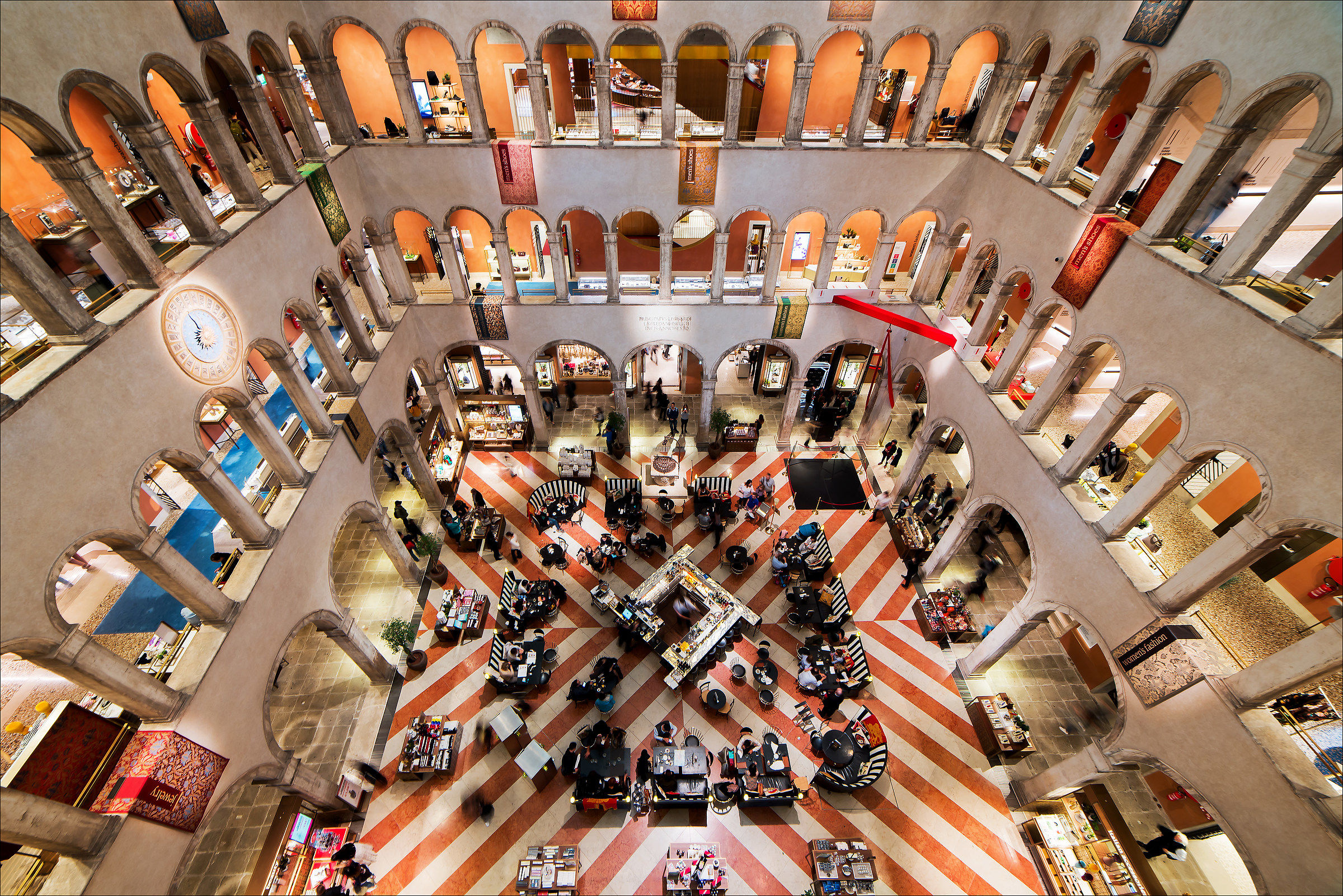 Venezia - Interno Fondaco Dei Tedeschi