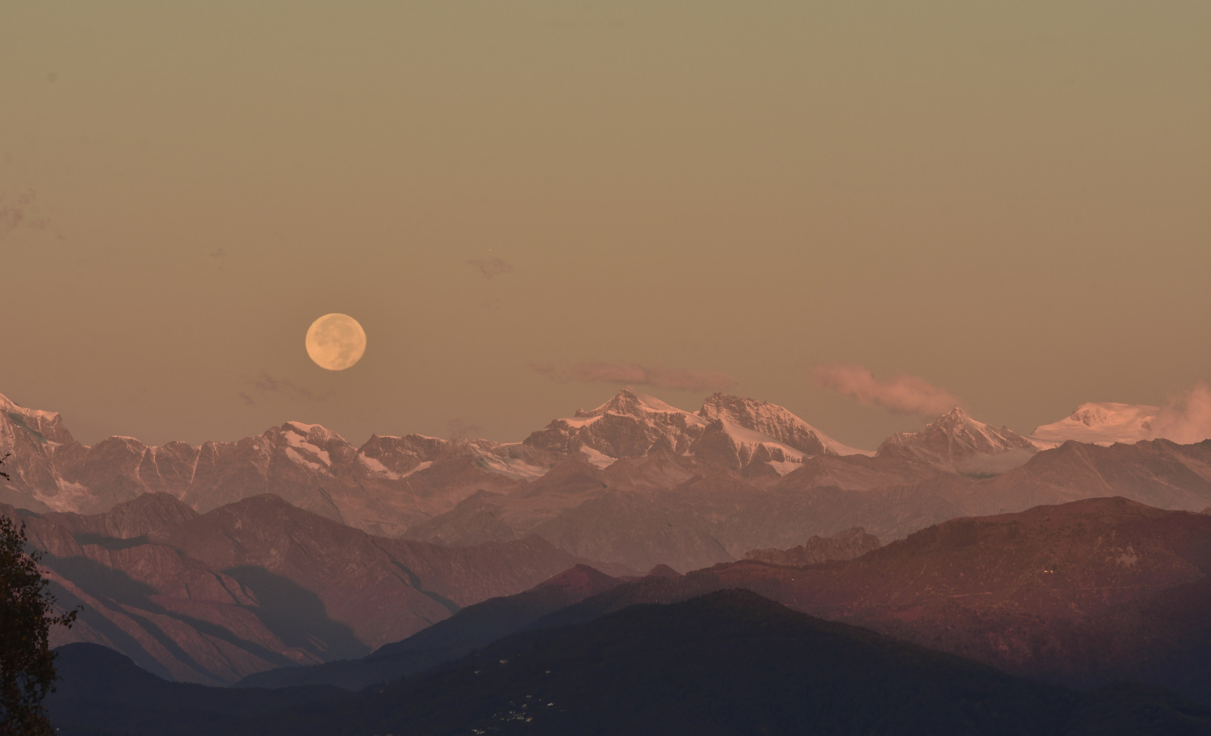 dawn by the Twelfth Settle