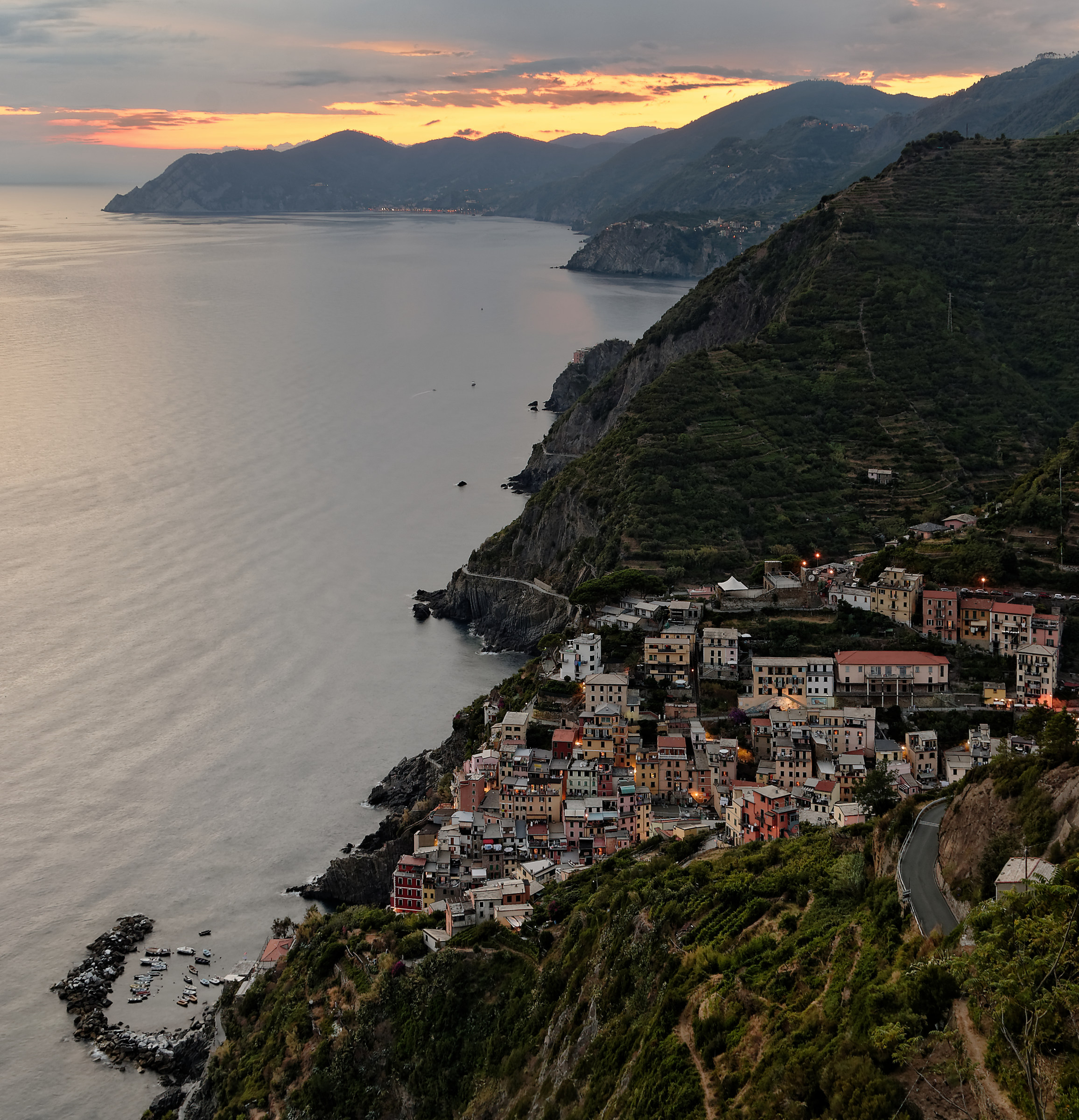 Tramonto sulle cinque terre