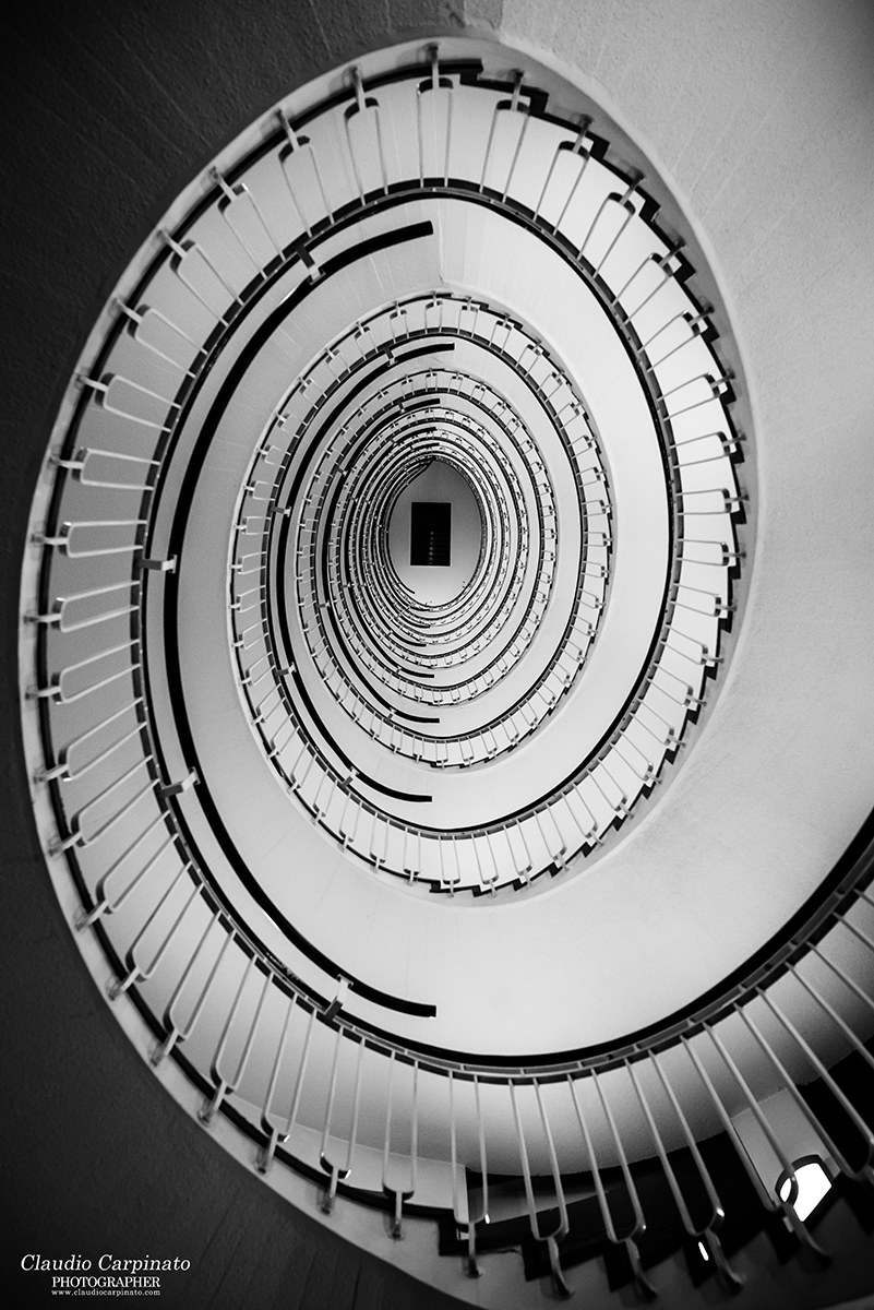 Hypnotic Perspective (Prospettiva Ipnotica)