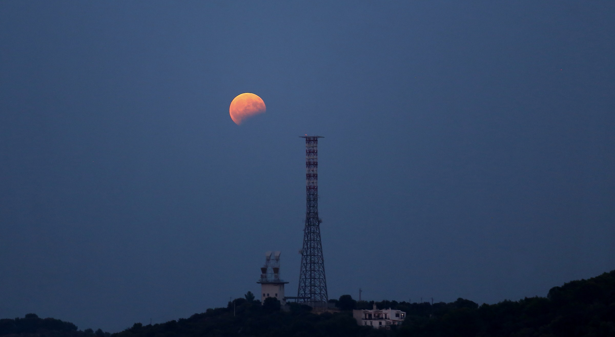 partial moon eclipse