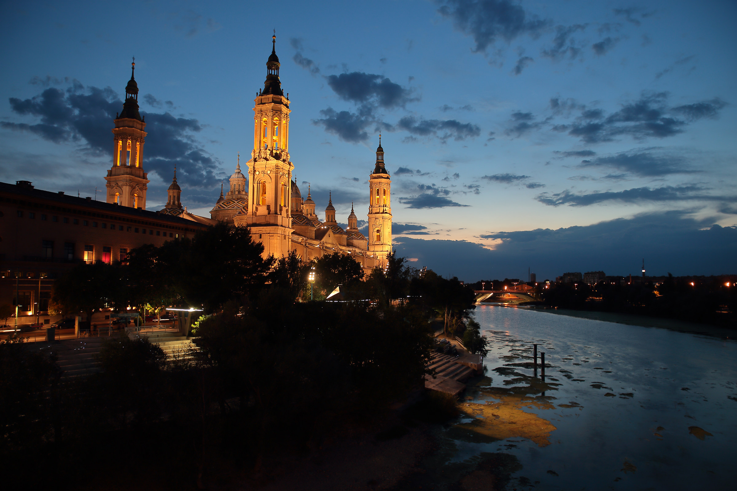 Madonna del Pilar Zaragoza