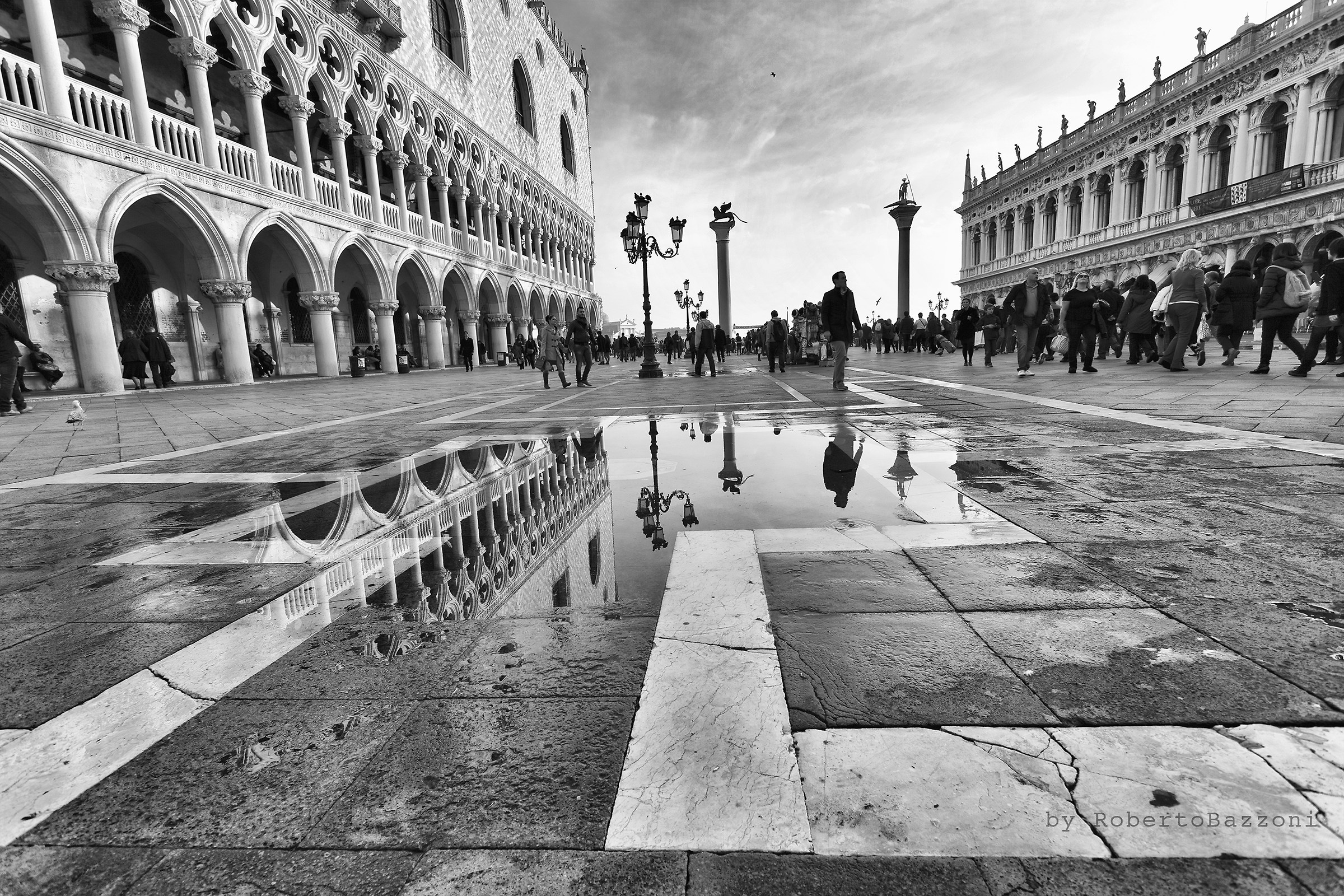 Venetian symmetries