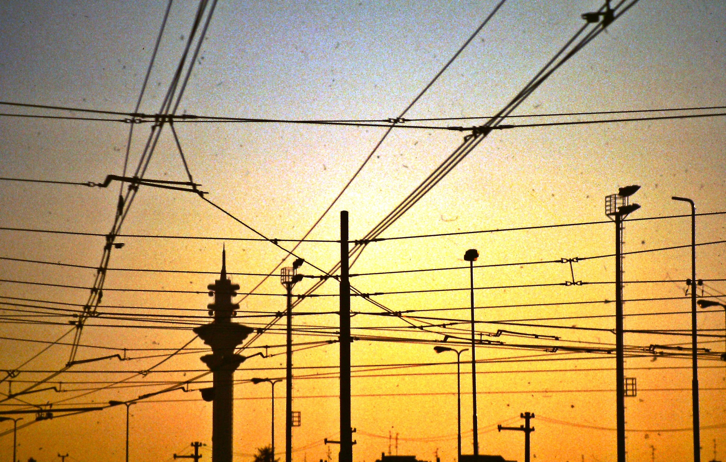 538 - c'è elettricità nell'aria - MI M...