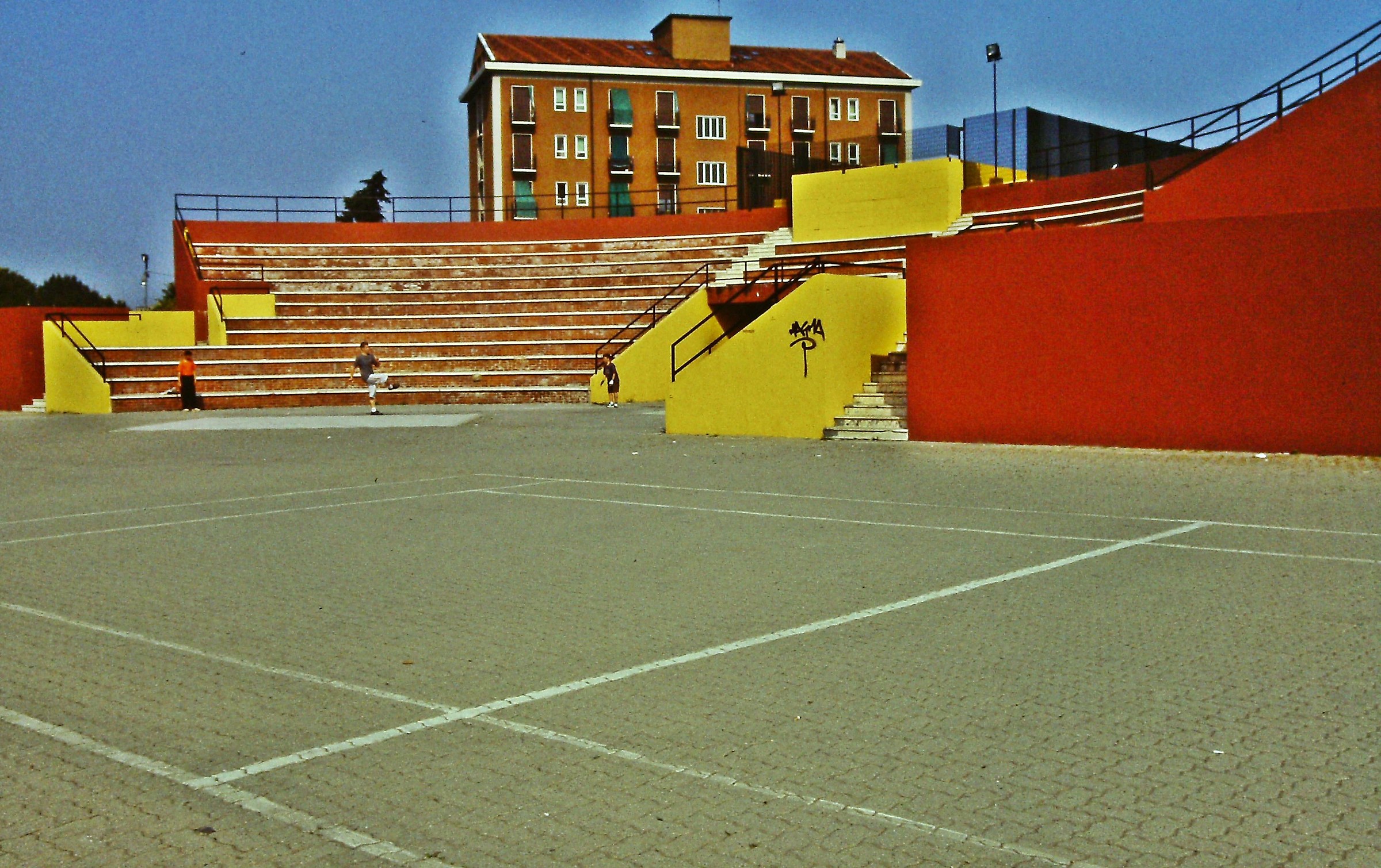 557 - arena proletaria - MI Milano, presso Via Padova