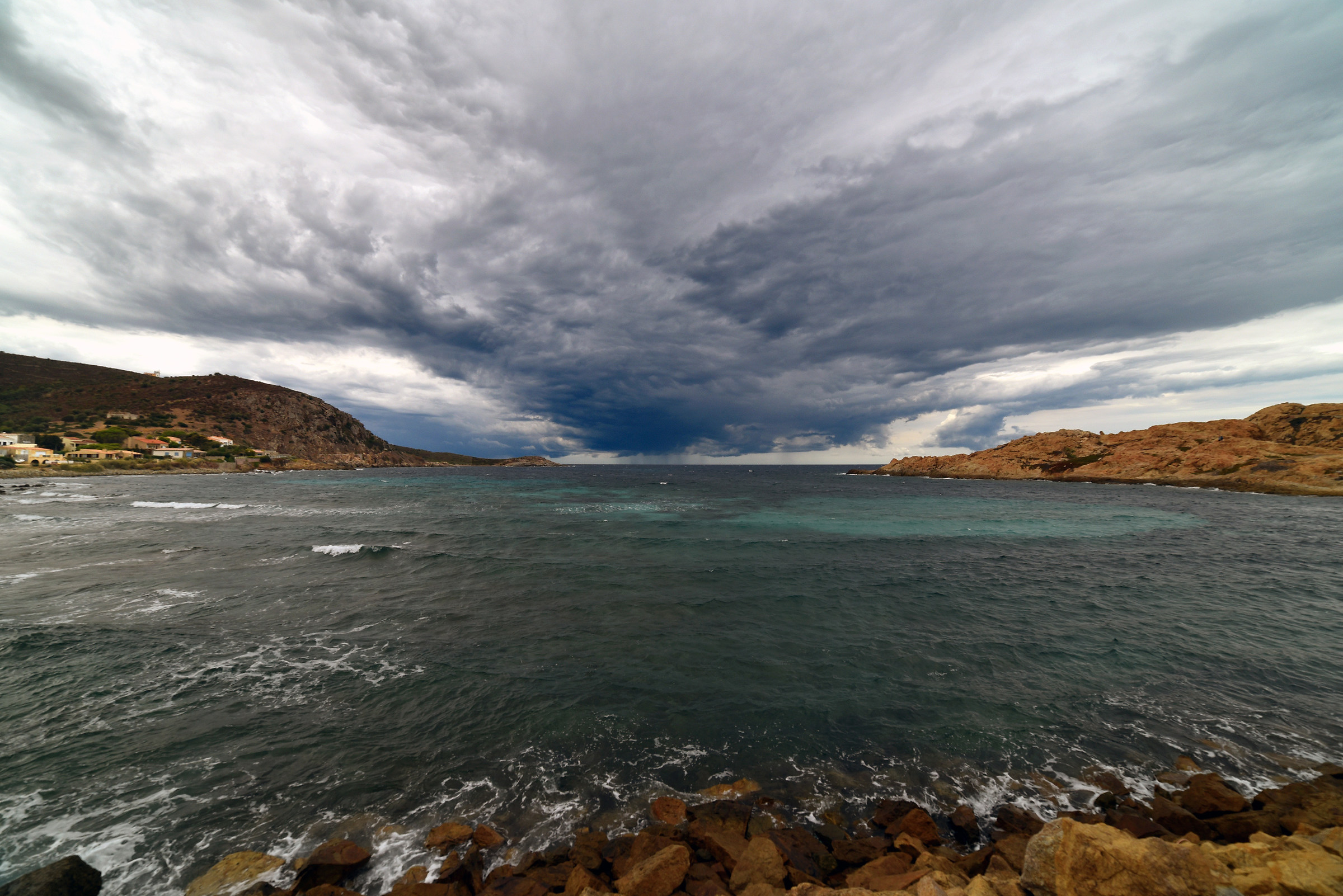 Sottile confine tra cielo e terra.