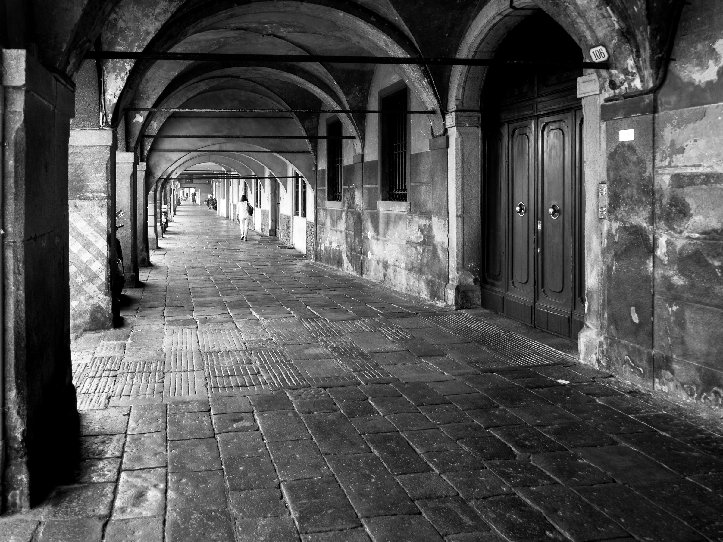 under the porticoes of Padua