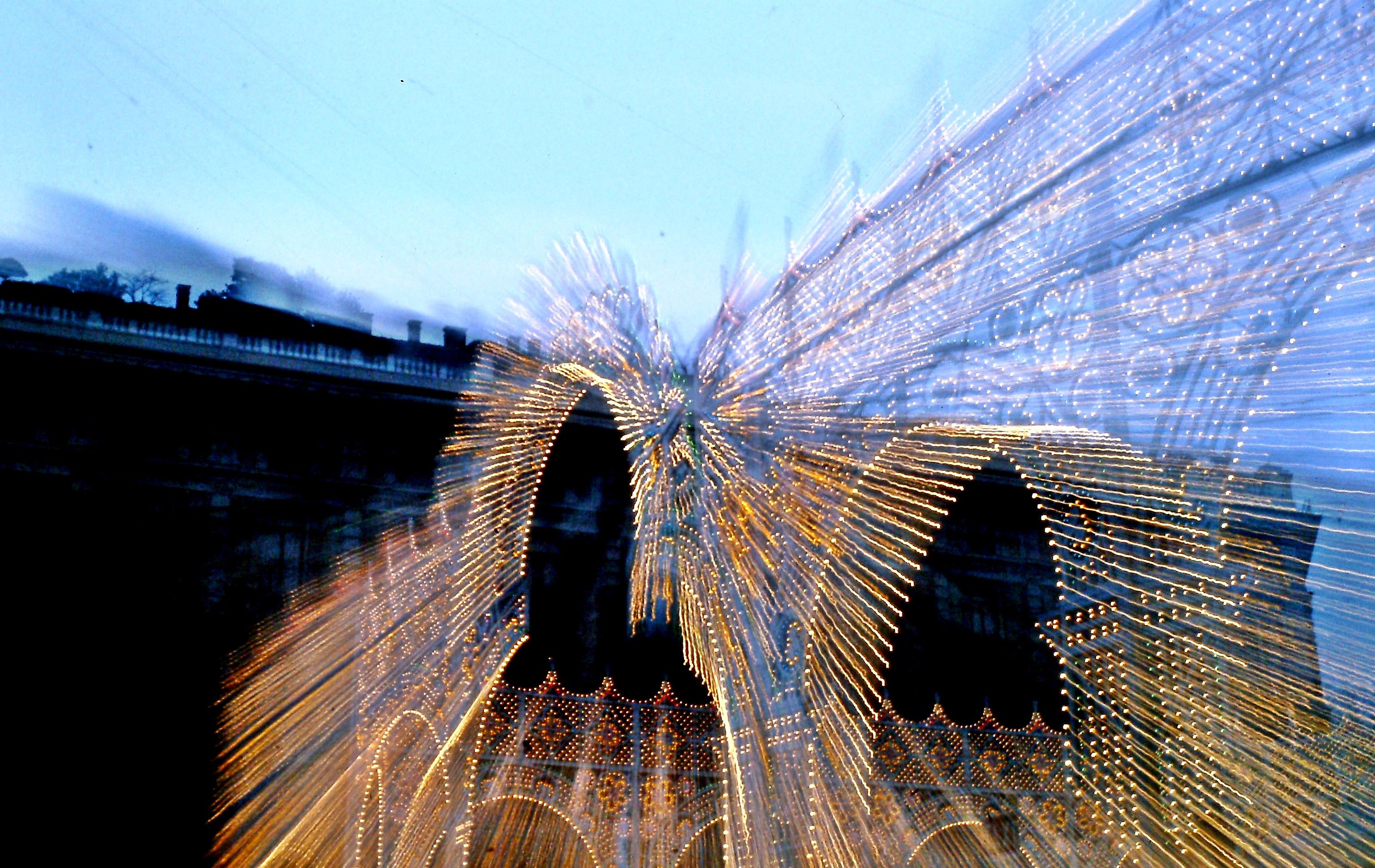 583 - esplode il Natale - MI Milano Largo Cairoli