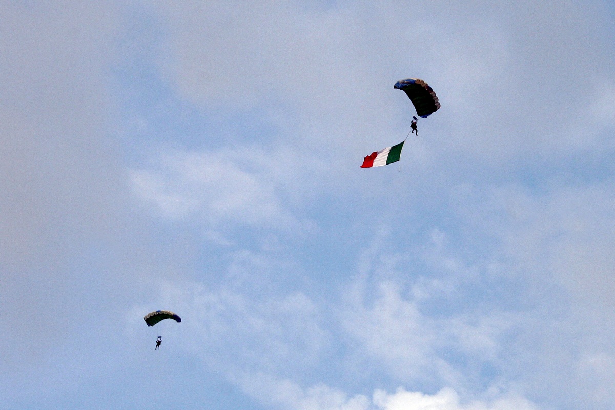 Cadendo dal cielo...