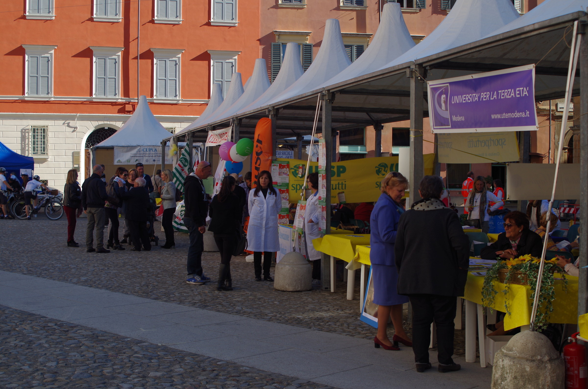 Un pomeriggio in Piazza Roma
