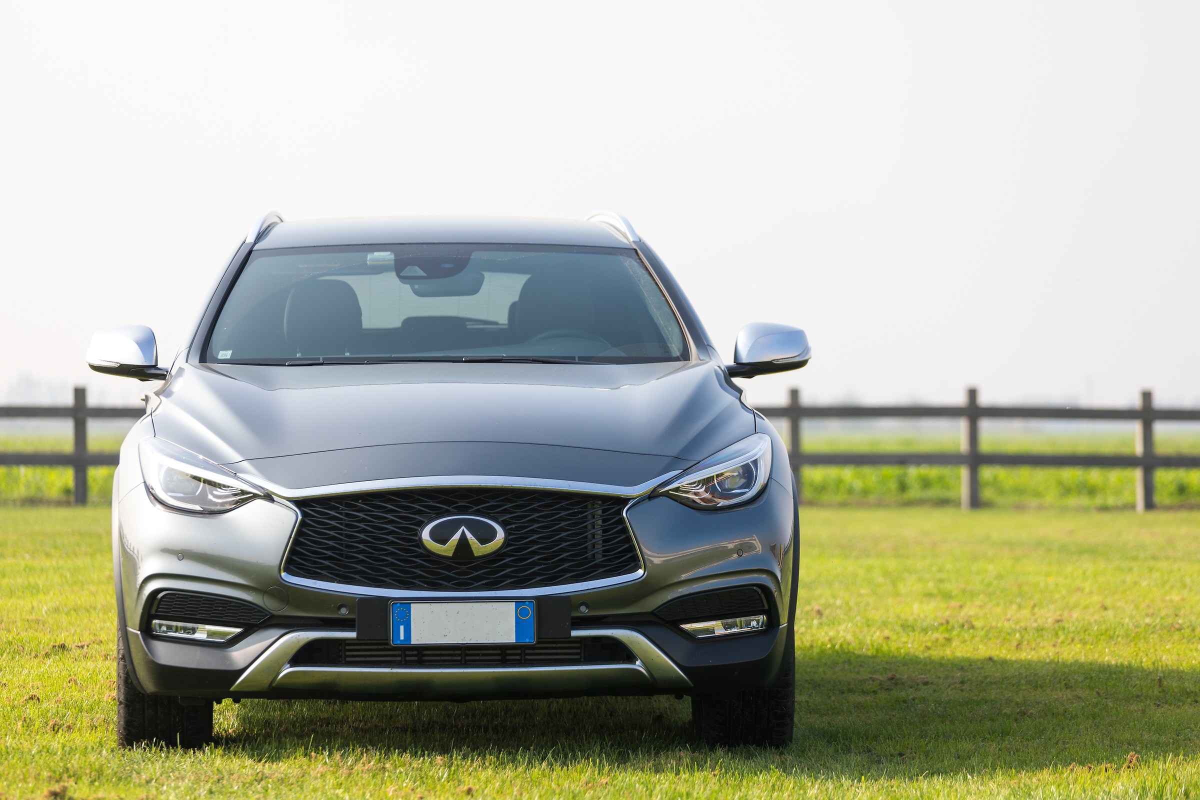 Infiniti qx30 Front - Test 5Dmk4