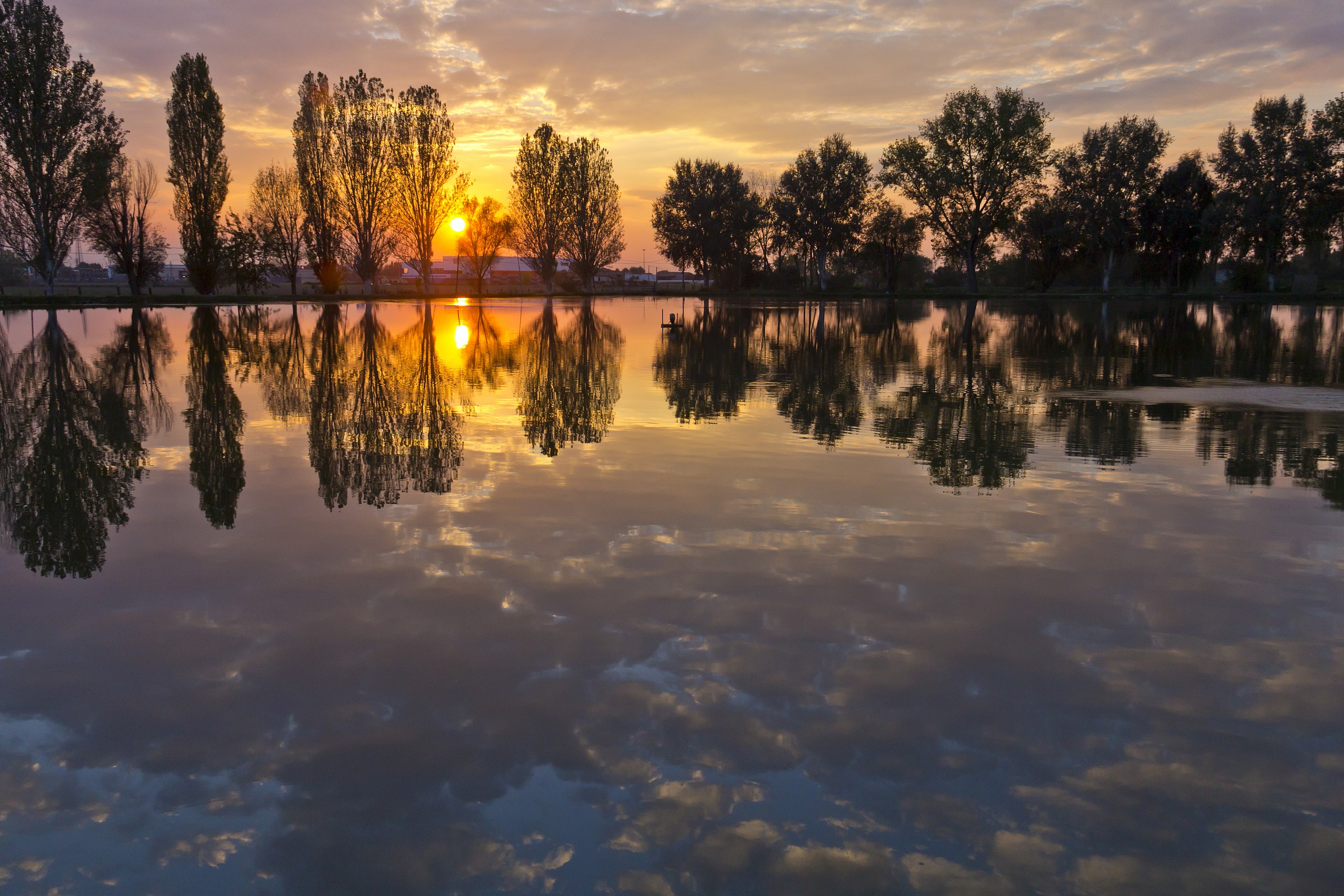 tramonto sul laghetto