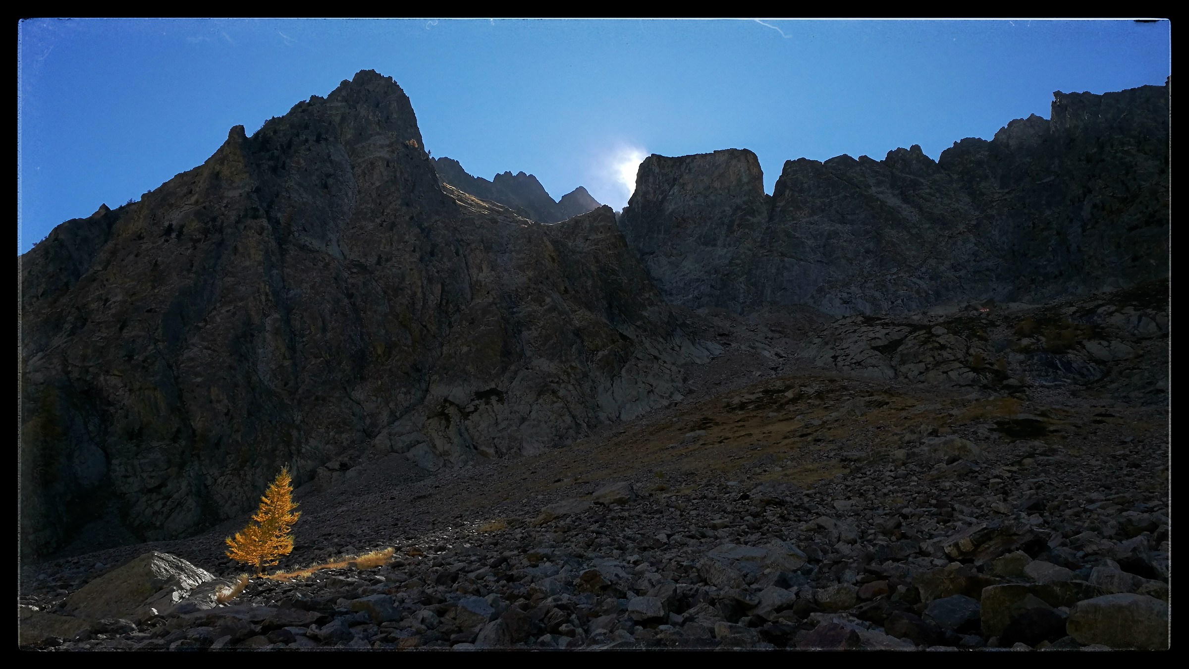 Giochi di luce nel vallone di Lourousa