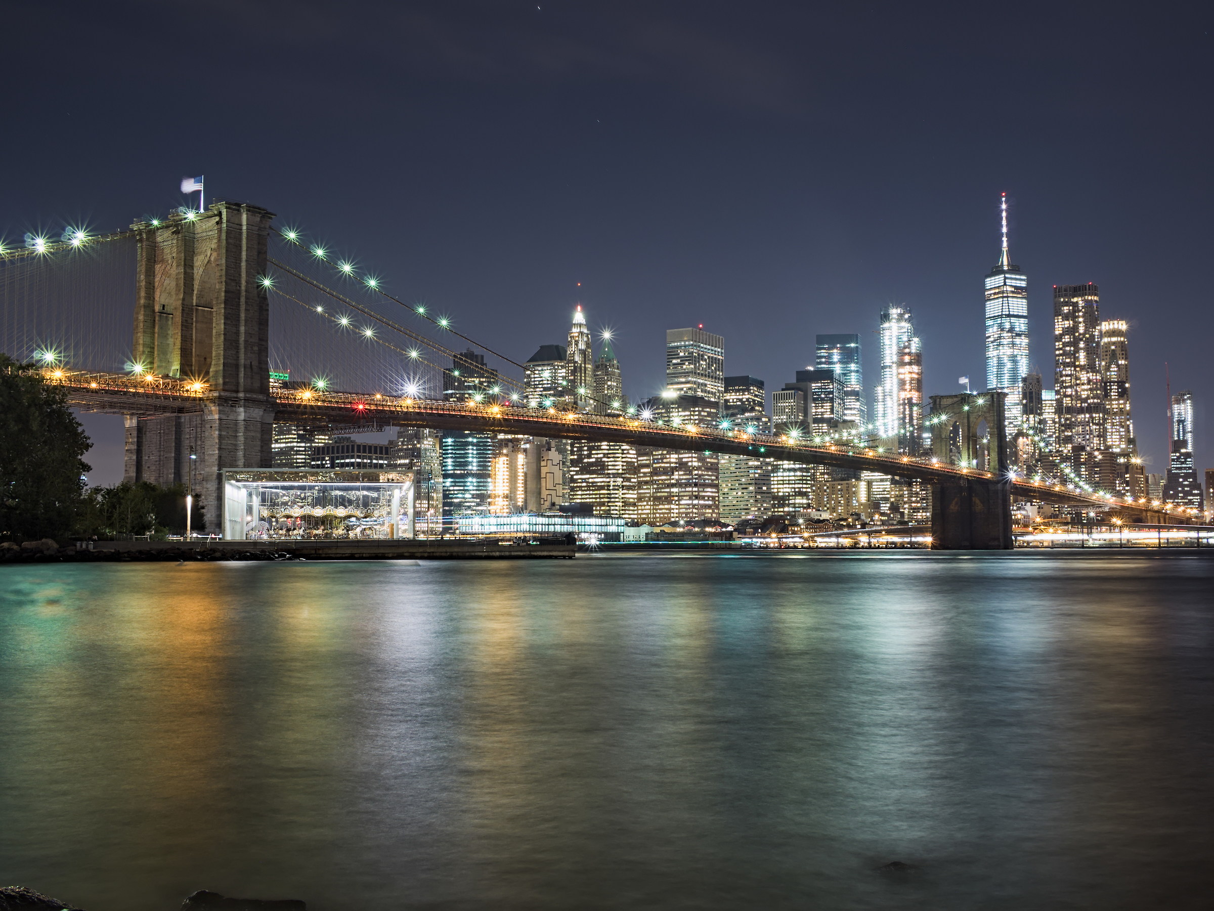 New York - skyline and Brooklyn Bridge