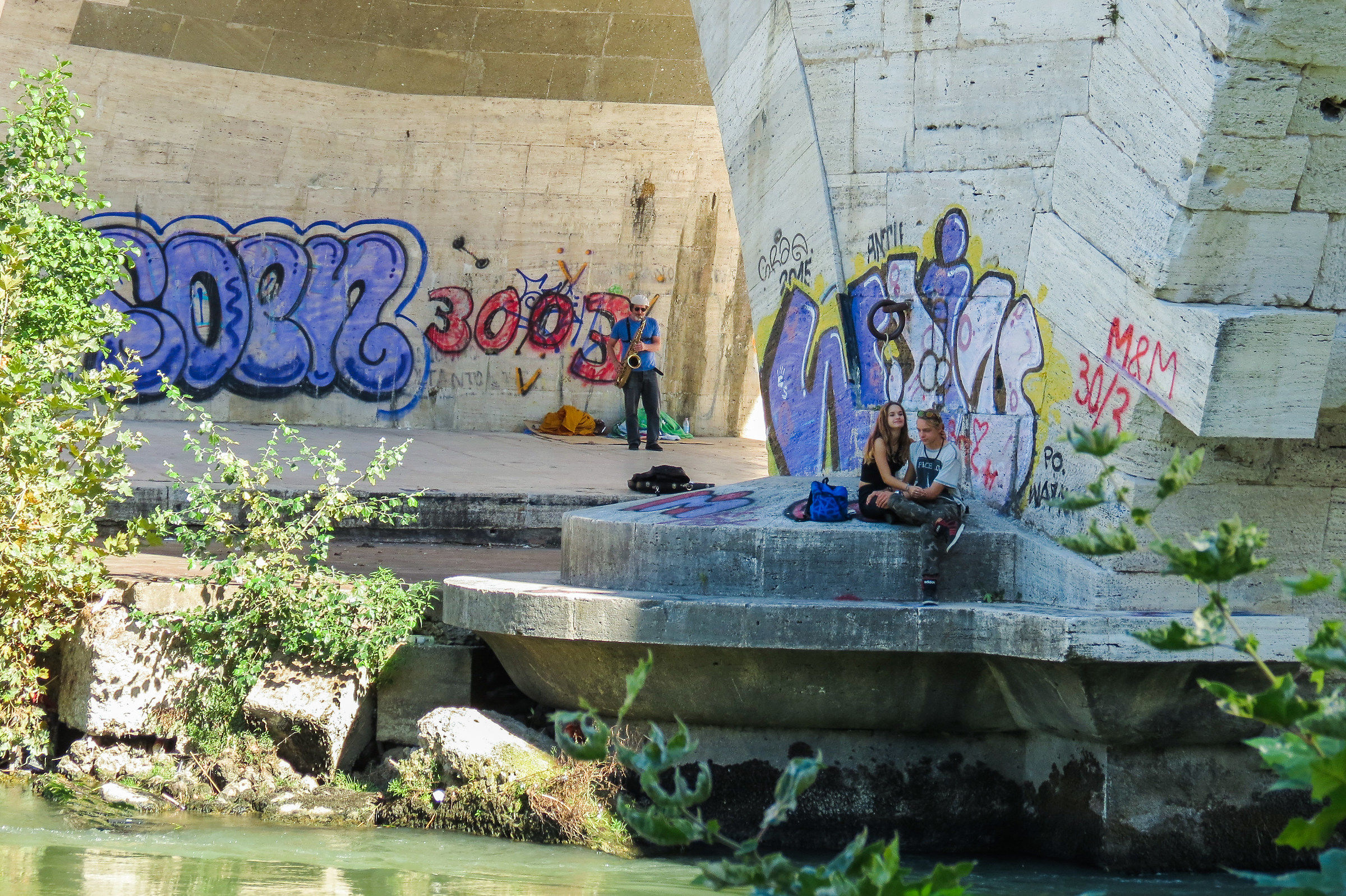 Sax along the Tiber