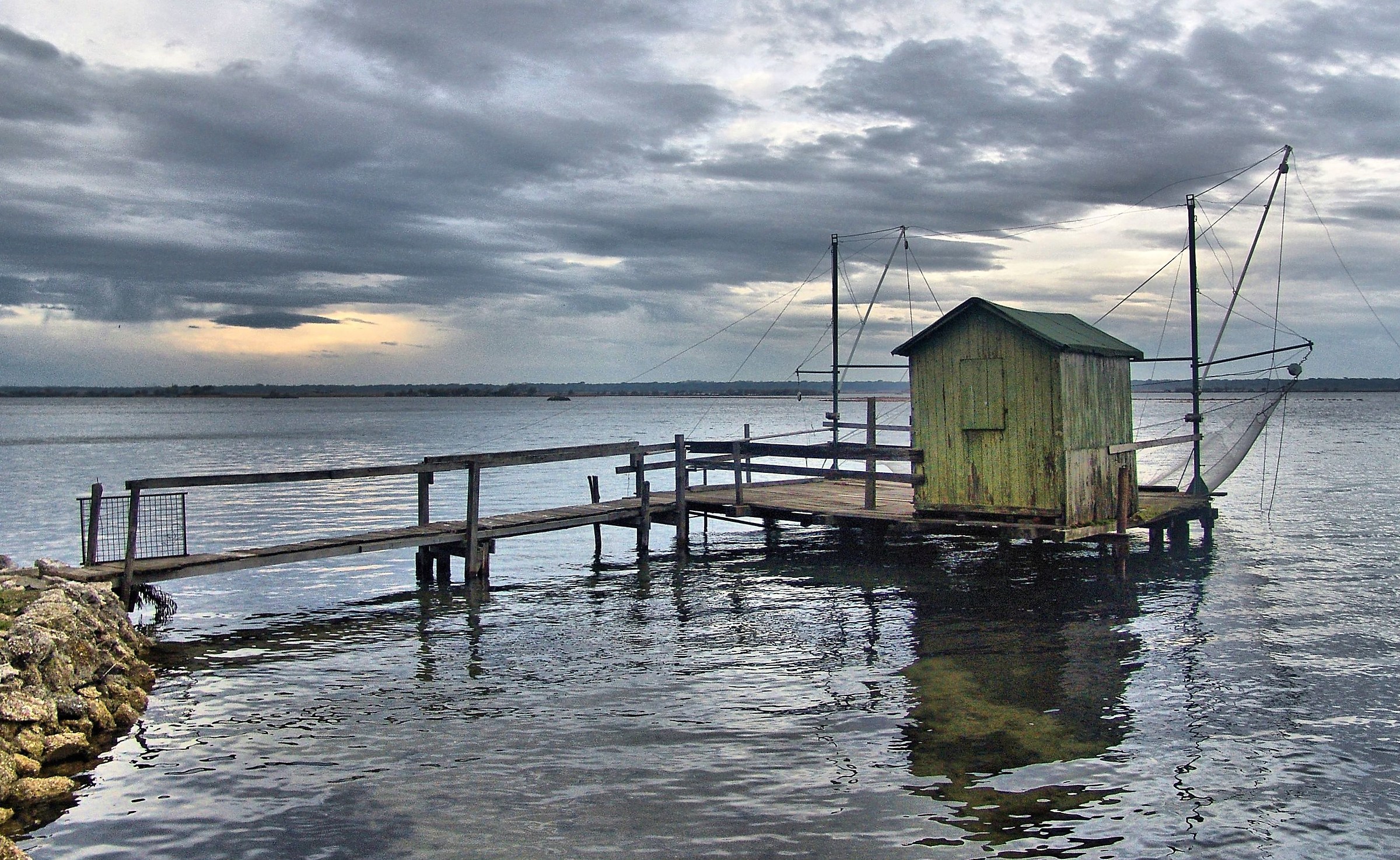 Il vecchio capanno verde.
