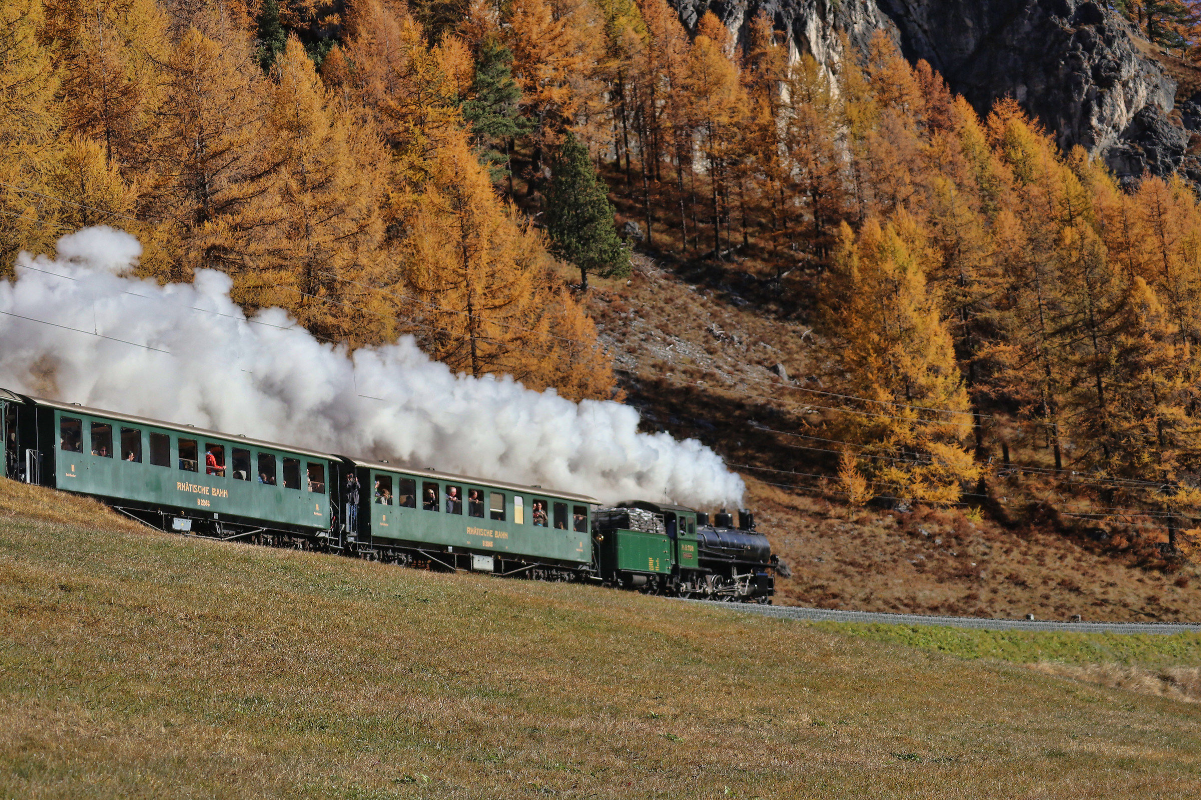 Autumn locomotive "Engiadina Rh.B.108"