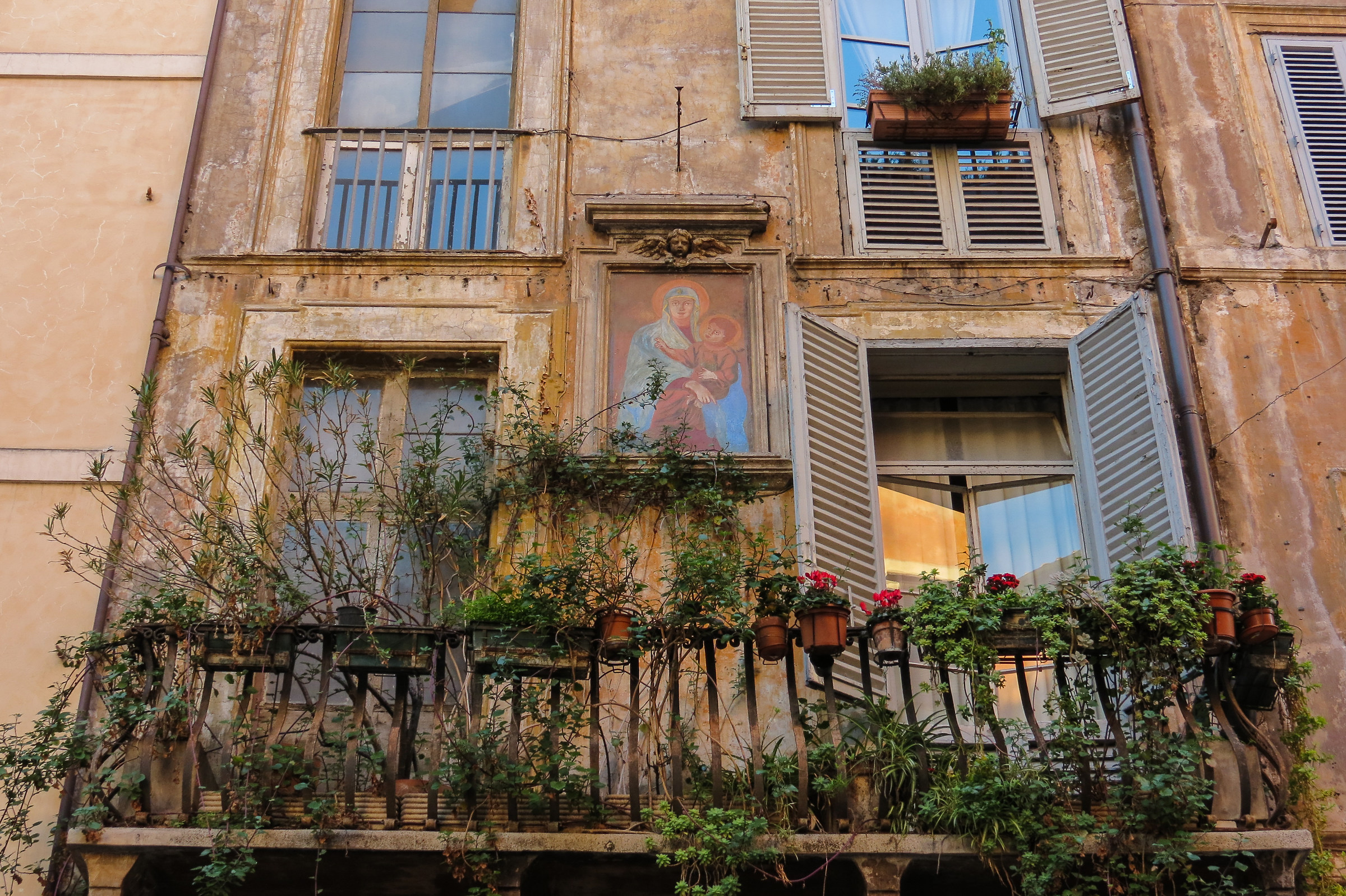 Edicola sul balcone