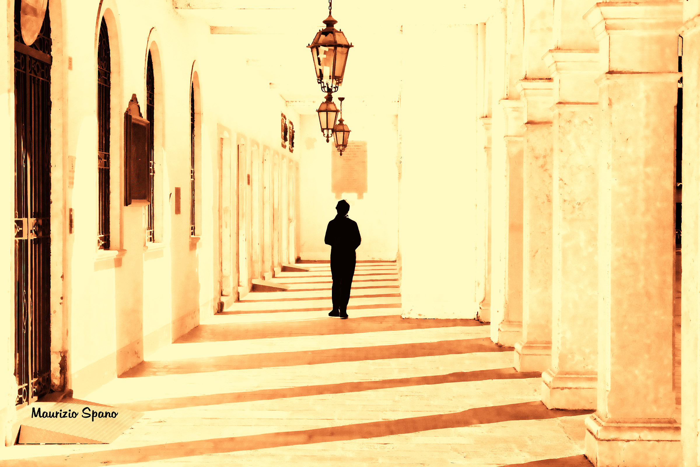 Fragile equilibrio di ombre e luci...